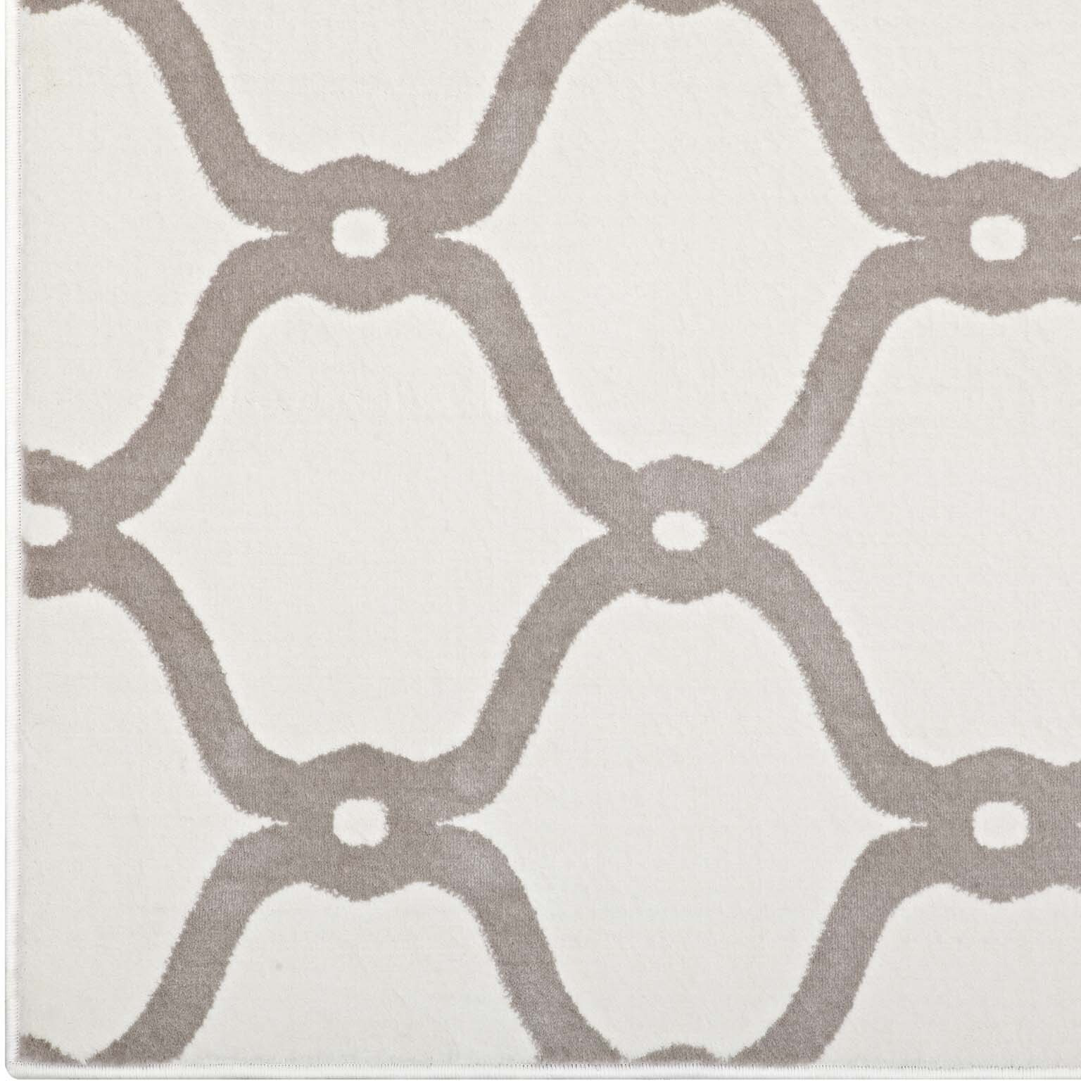 Beltara Chain Link Transitional Trellis 8x10 Area Rug - Beige and Ivory