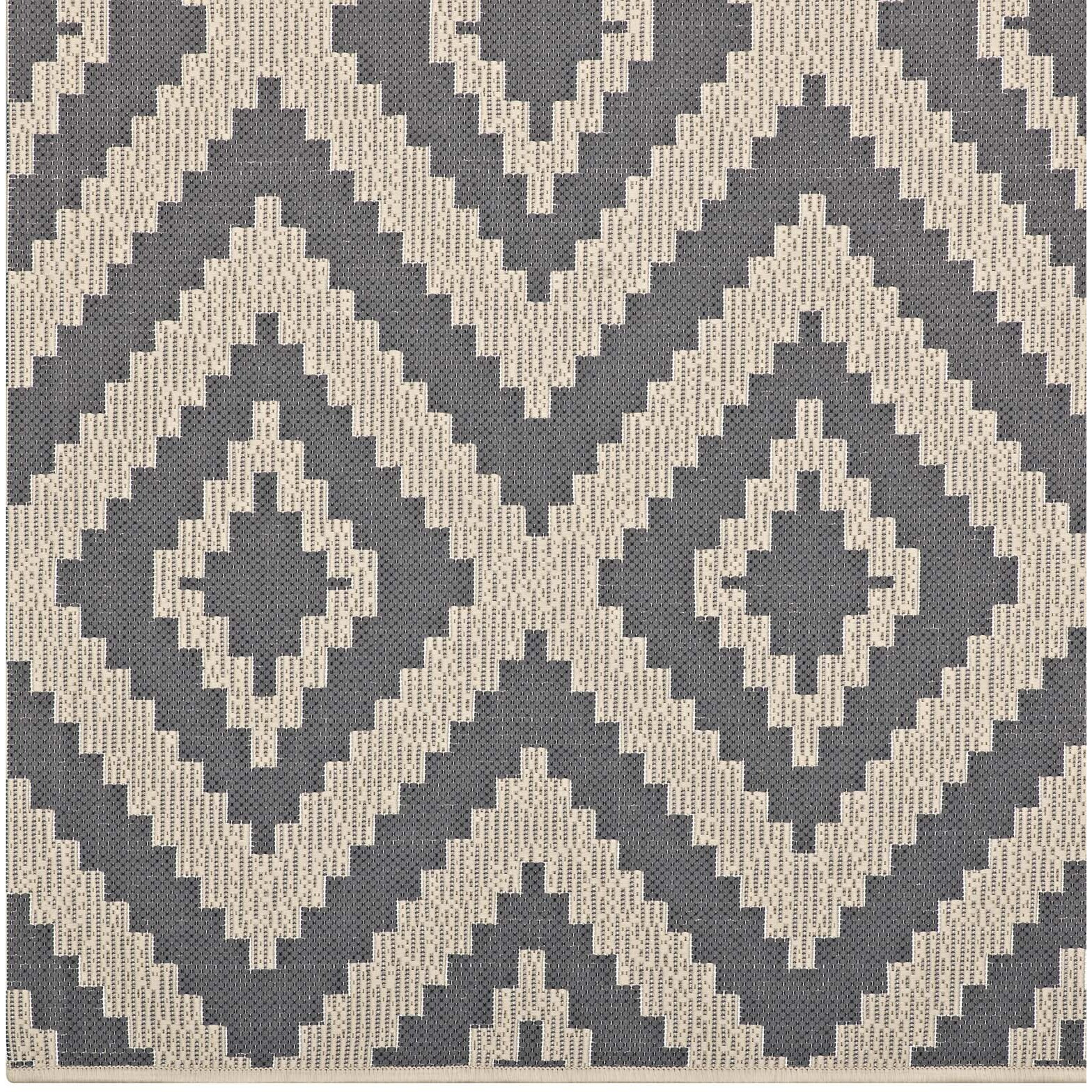Jagged Geometric Diamond Trellis 8x10 Indoor and Outdoor Area Rug - Gray and Beige