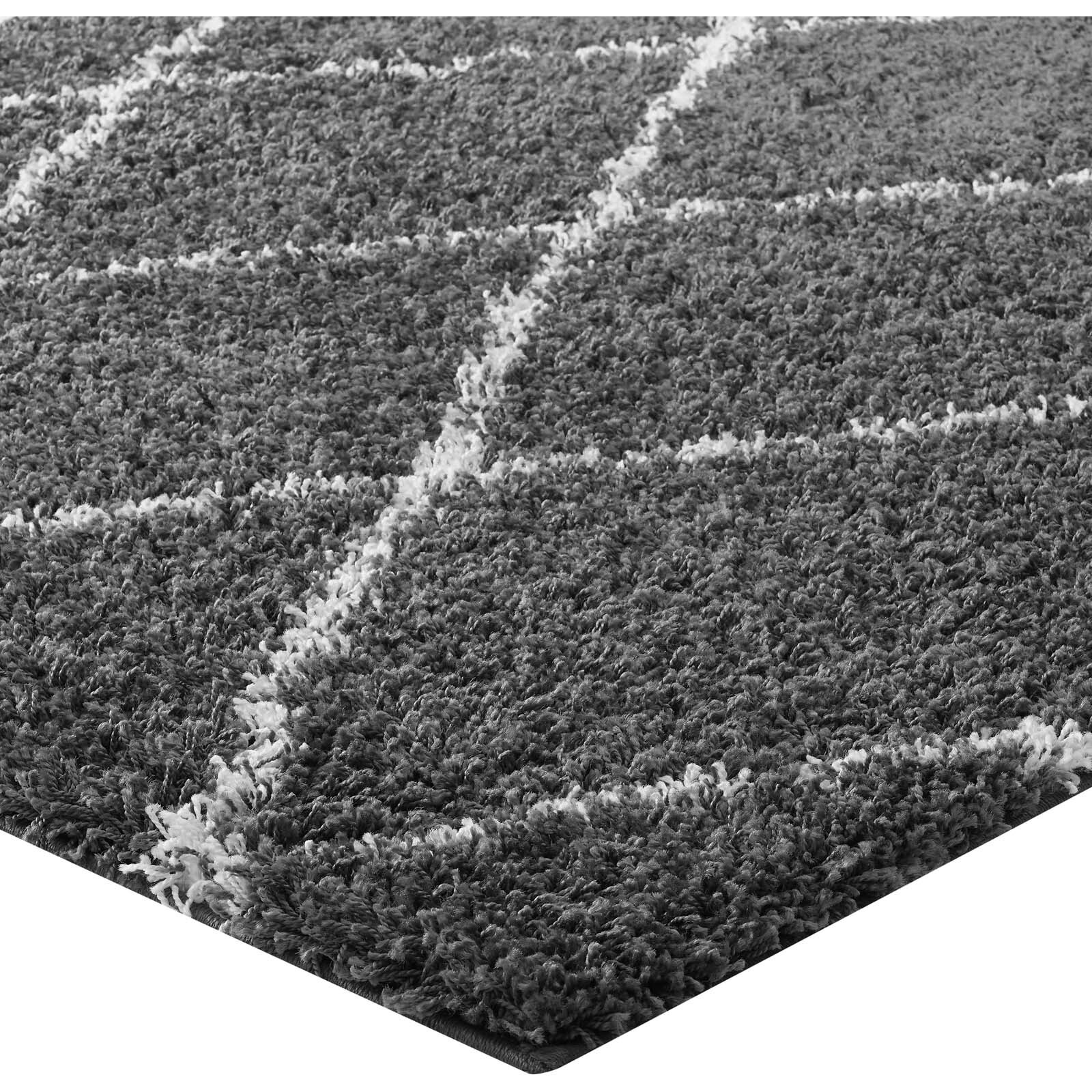 Toryn Diamond Lattice 5x8 Shag Area Rug - Dark Gray and Ivory