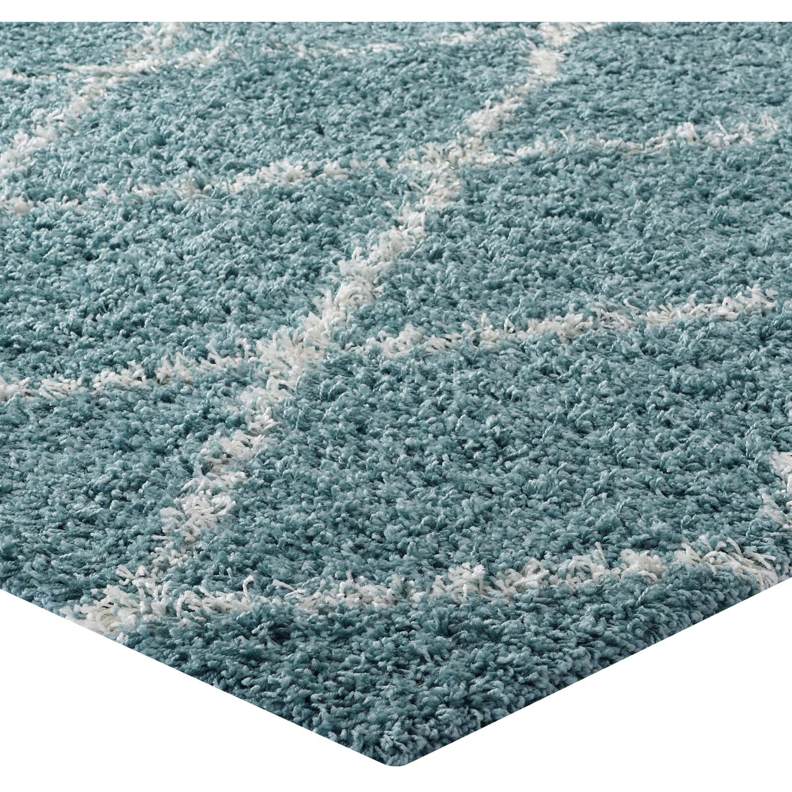 Toryn Diamond Lattice 5x8 Shag Area Rug - Aqua Blue and Ivory