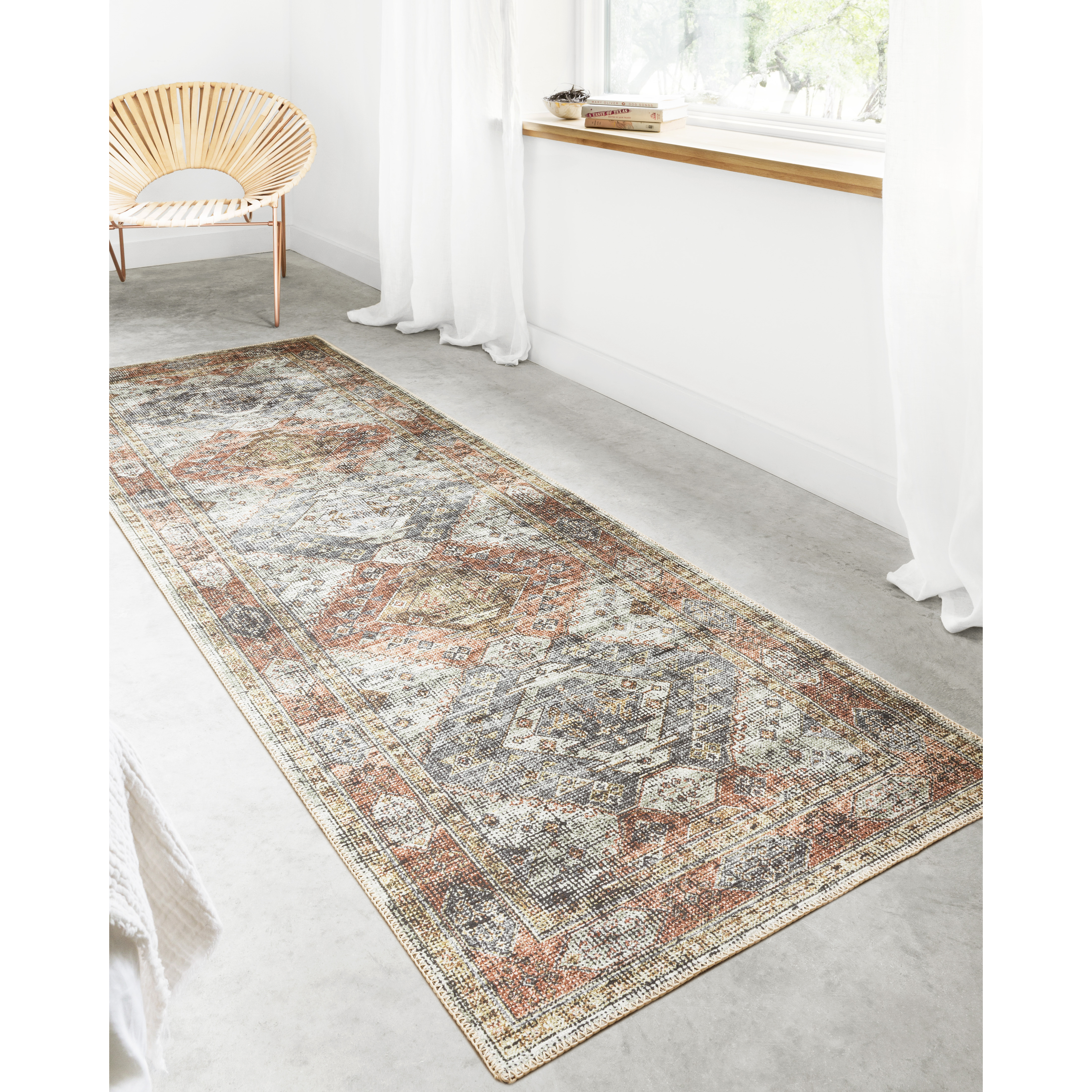 Skye 2'-6" X 7'-6" Rug, Apricot / Mist
