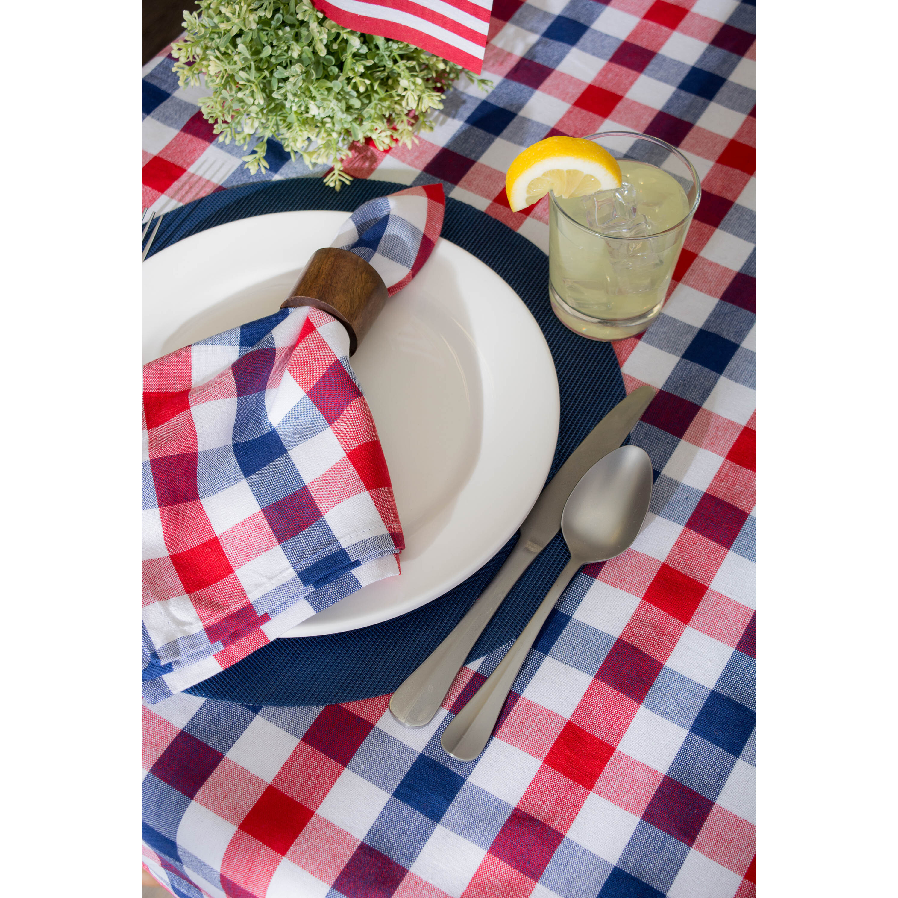 DII Red, White & Blue Check Tablecloth 70 Round