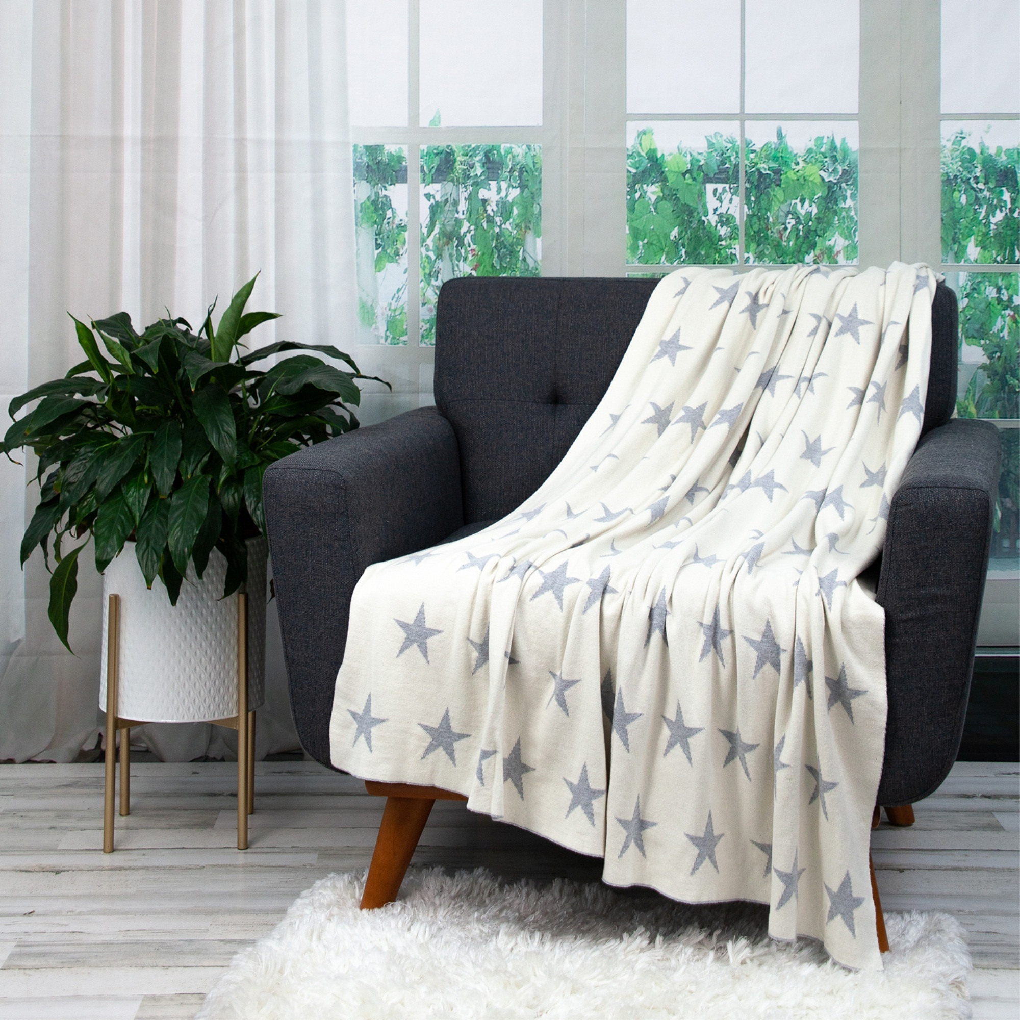 Parkland Collection  Transitional Grey 52" X 70" Knitted Throw Blanket