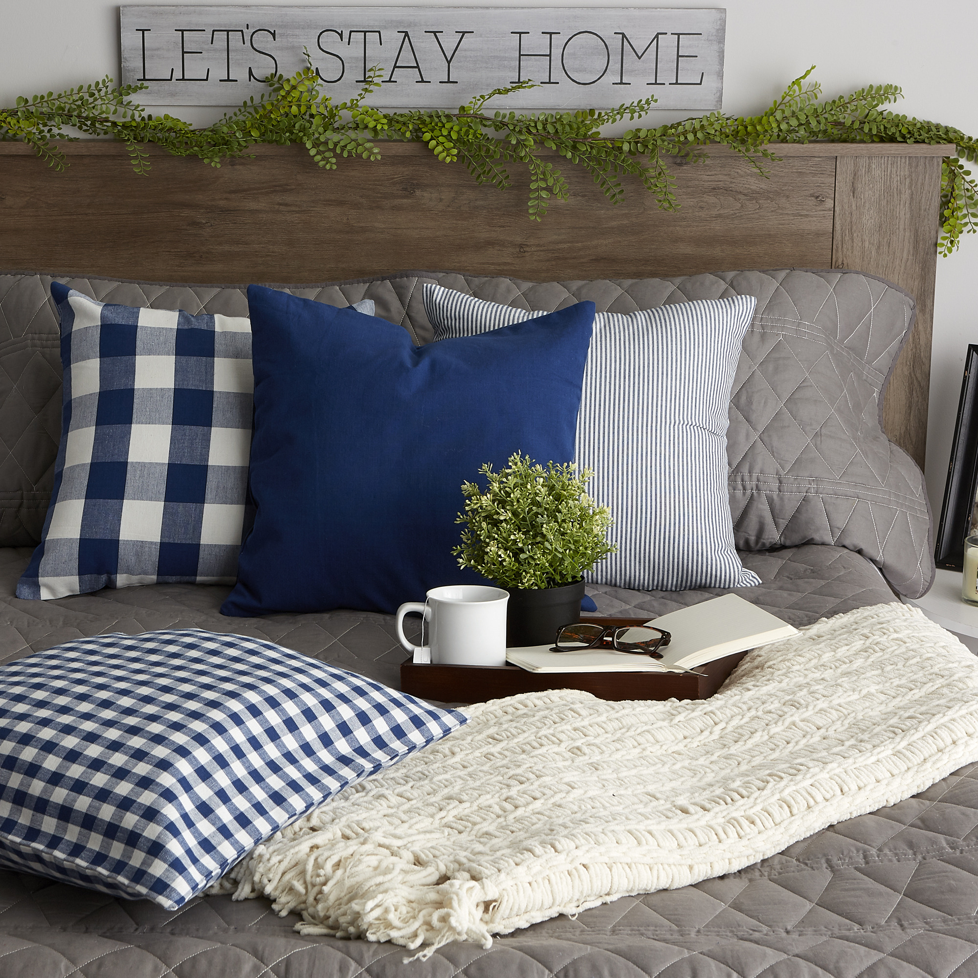 DII Assorted Navy/Off White Pillow Cover 18x18 Set/4
