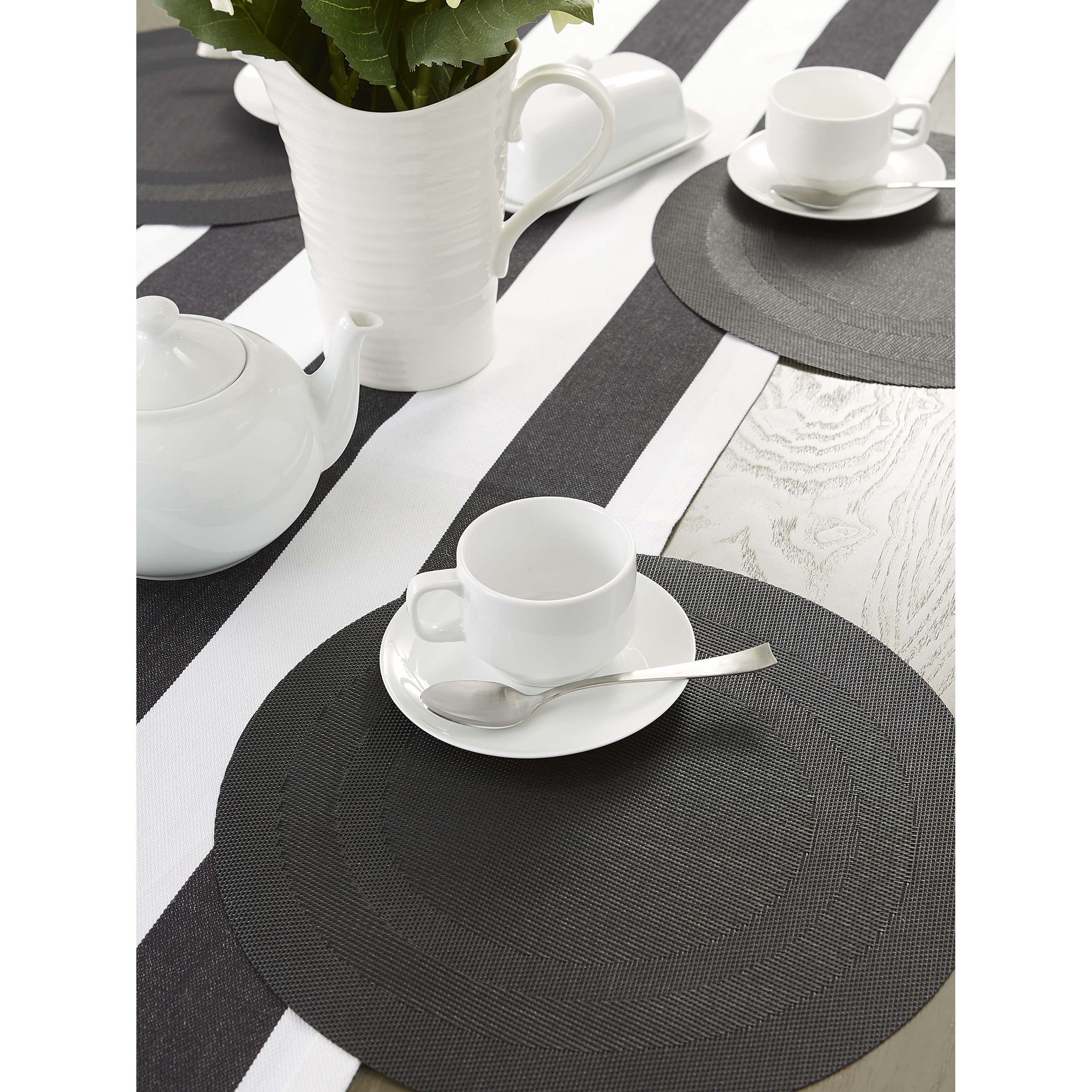 DII Black Round Pvc Doubleframe Placemat (Set of 6)
