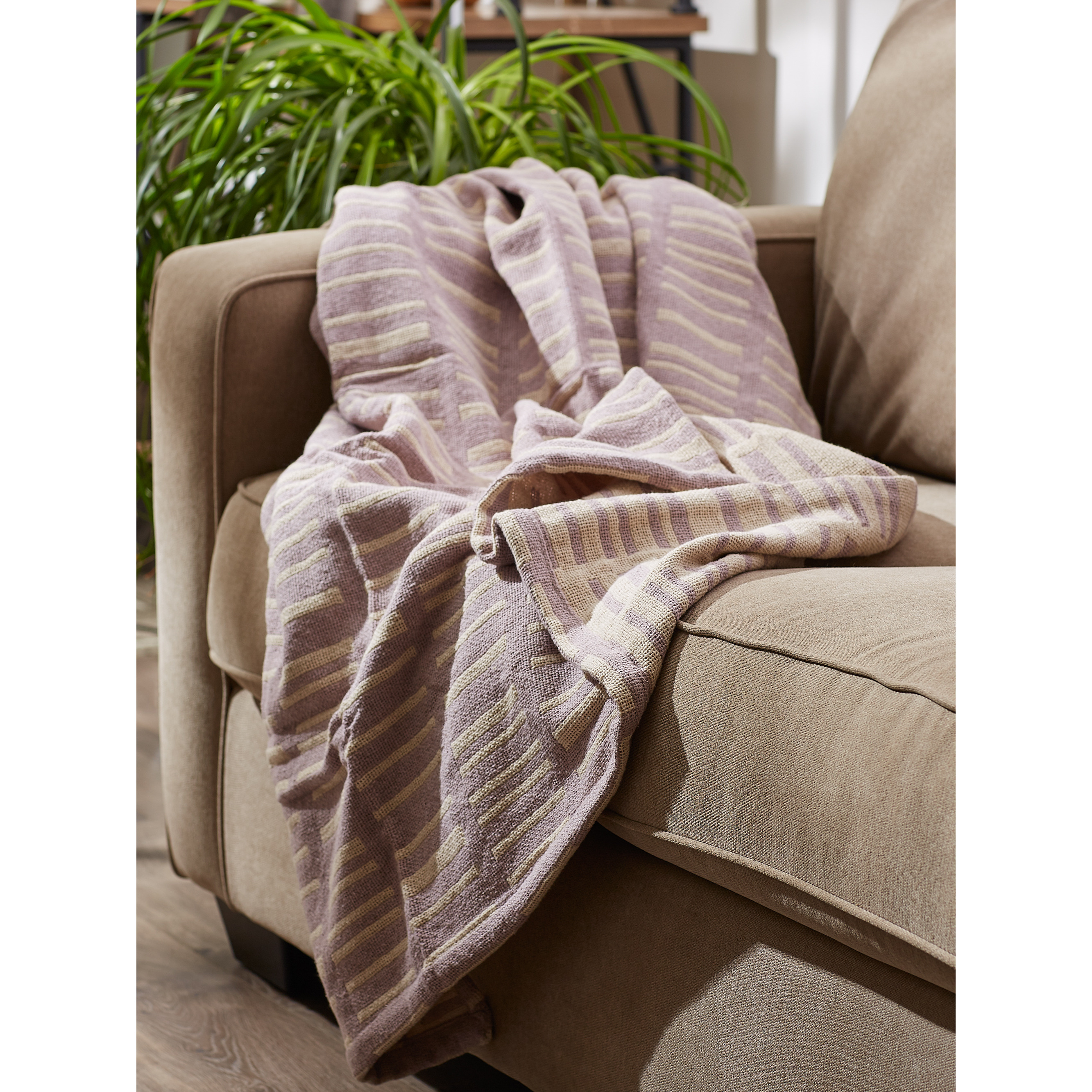 DII Dusty Lilac Urban Jacquard Throw