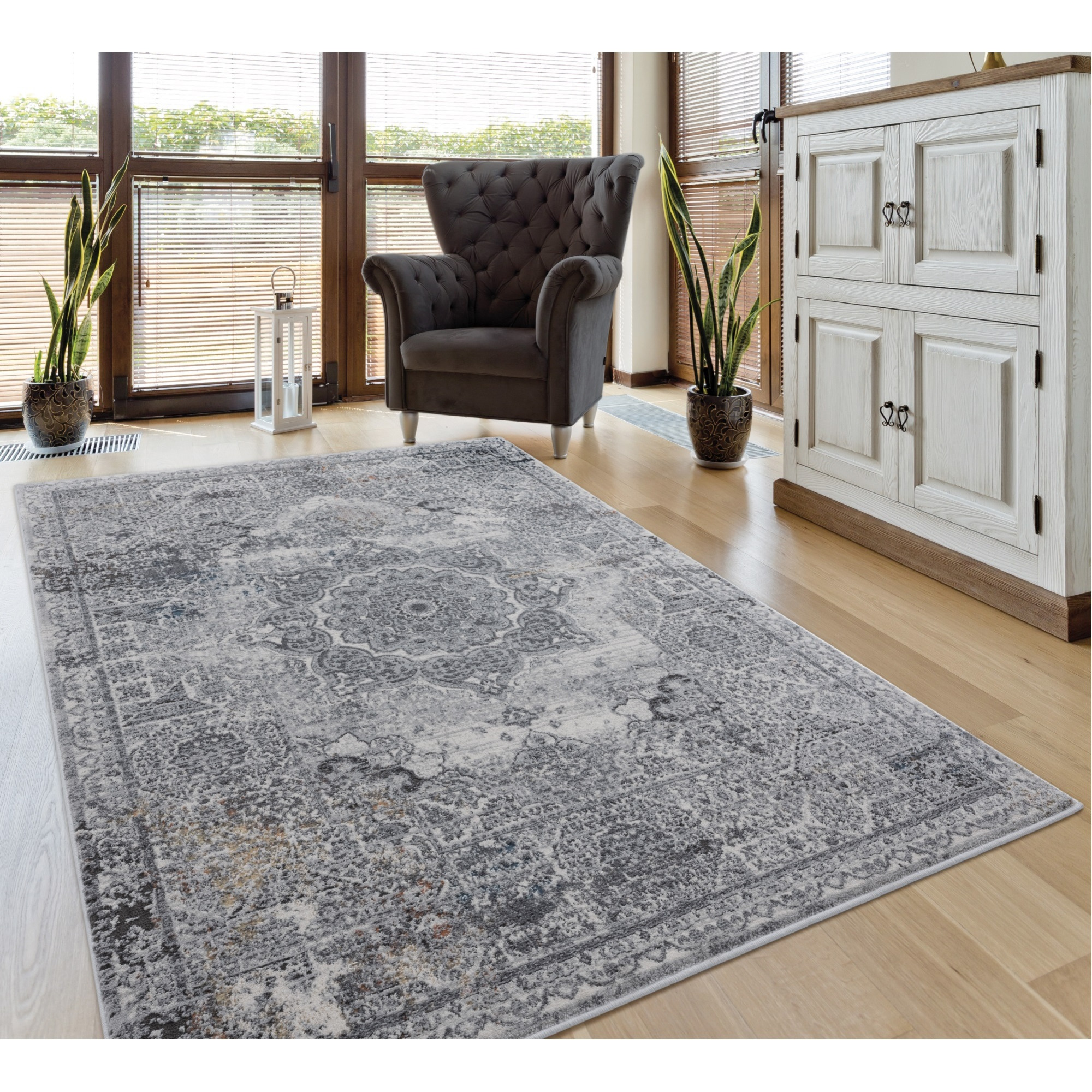 United Weavers Allure Carmella Accent Rug 1'11" x 3'