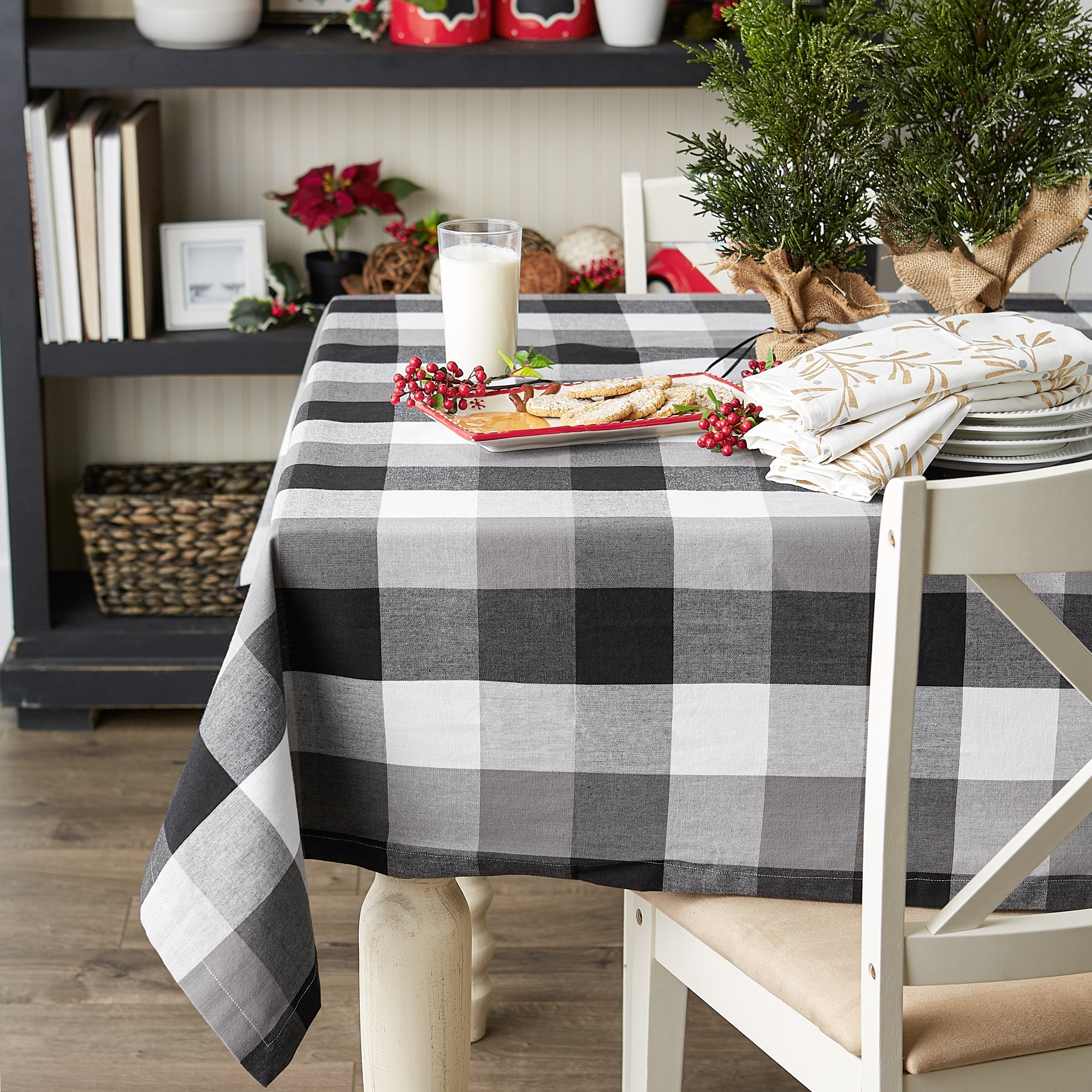 DII Black Tri Color Check Tablecloth 70 Round