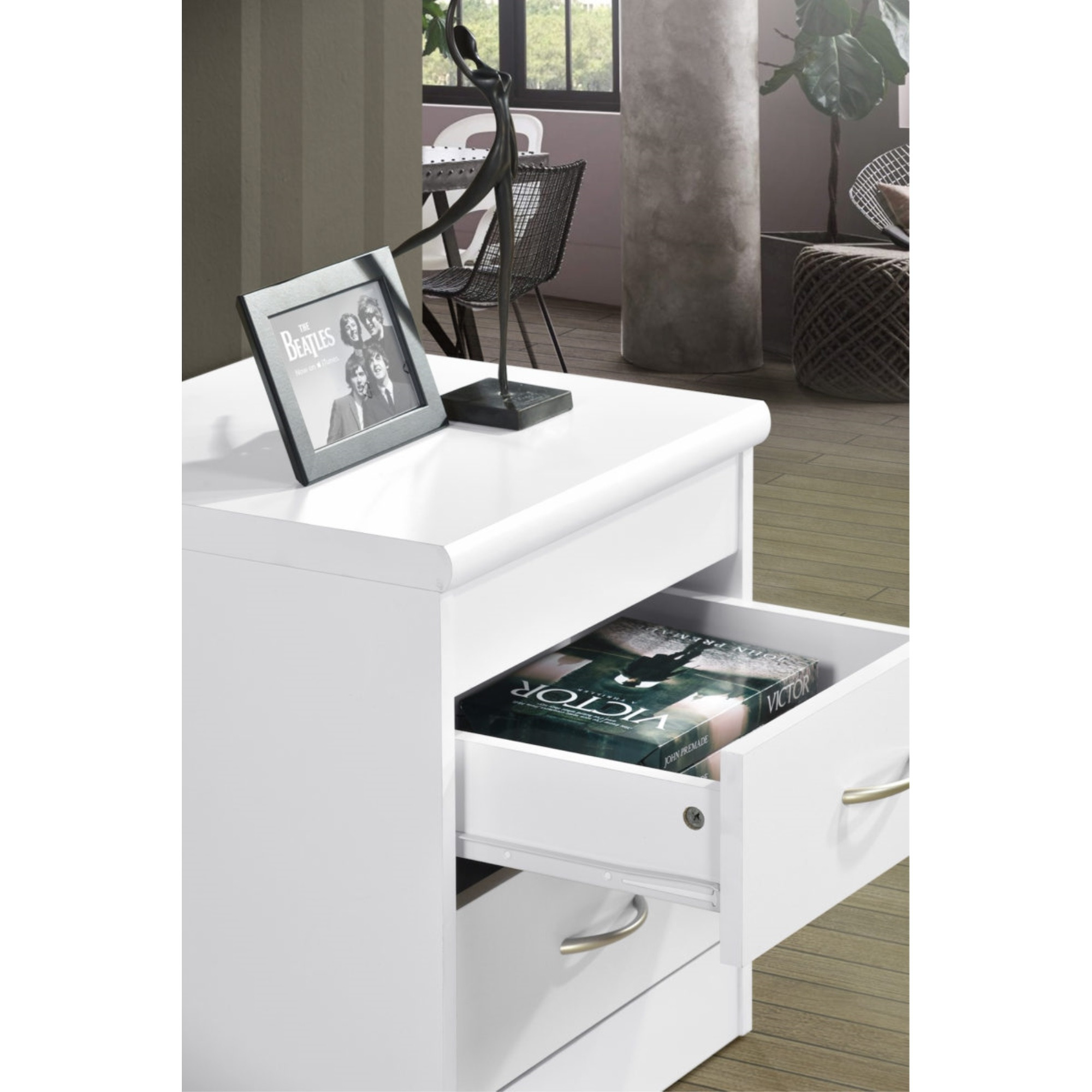 Hodedah 2-Drawer Nightstand in White
