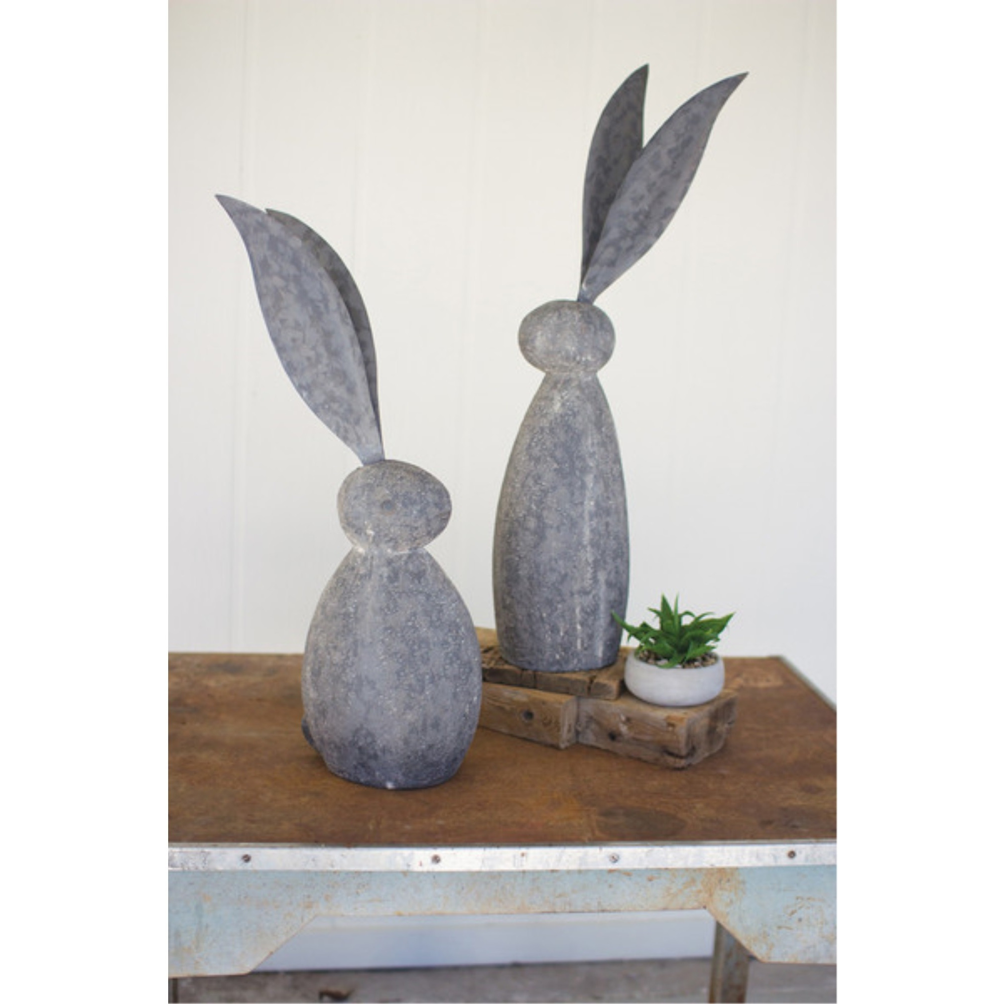 FAUX STONE RABBIT WITH TALL METAL EARS - SHORT