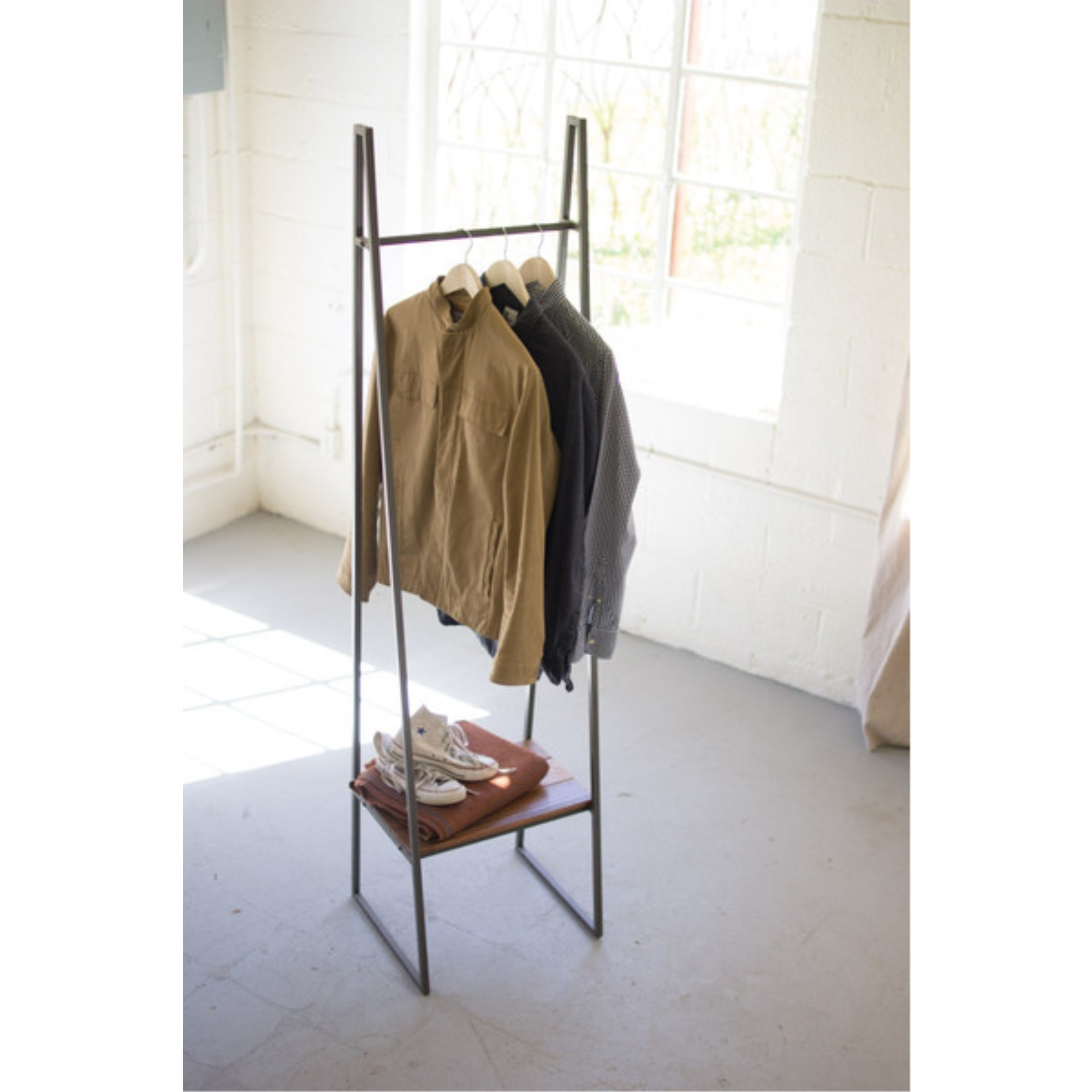A-FRAME METAL RACK WITH LOWER WOOD SHELF