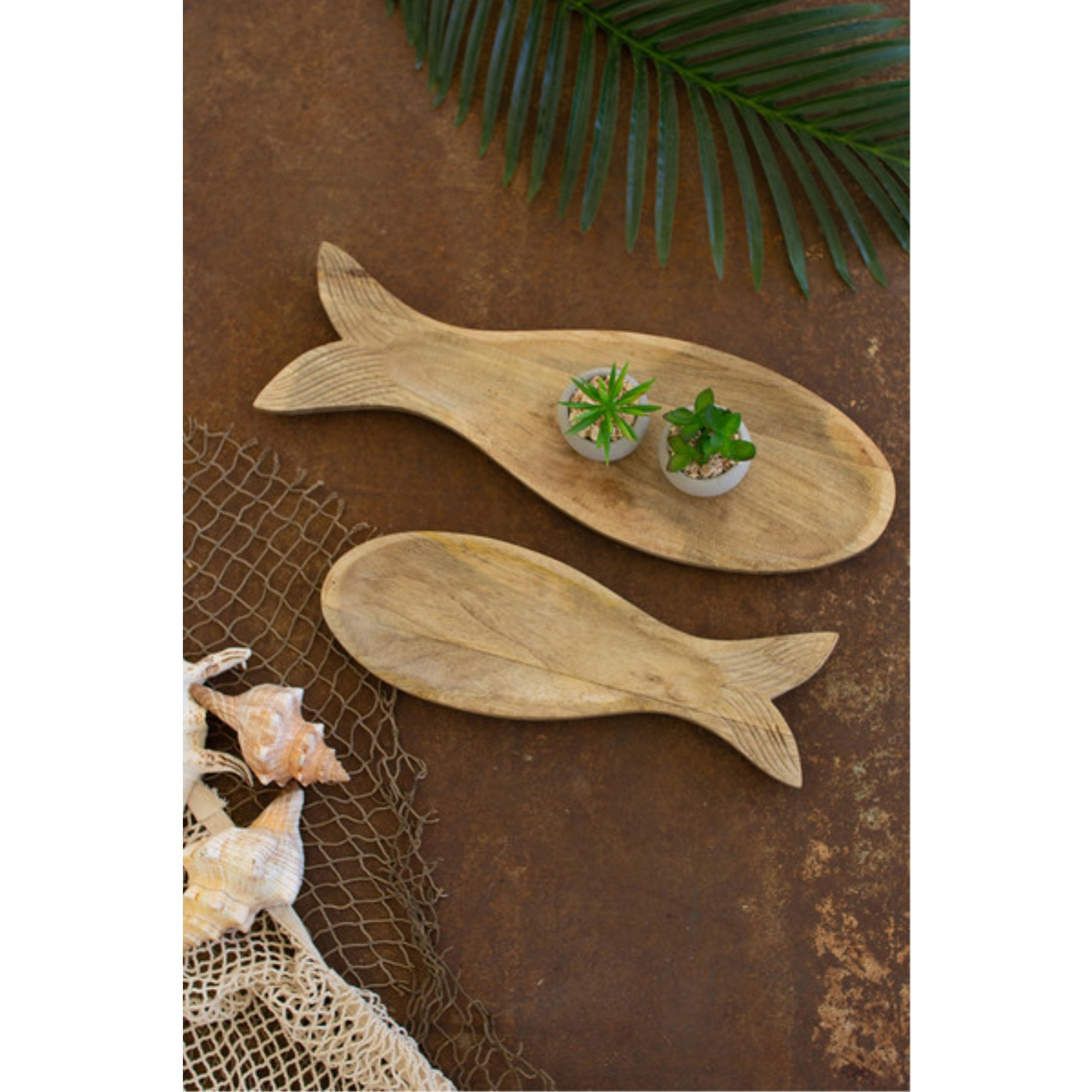 SET OF TWO CARVED WOODEN FISH PLATTERS 2