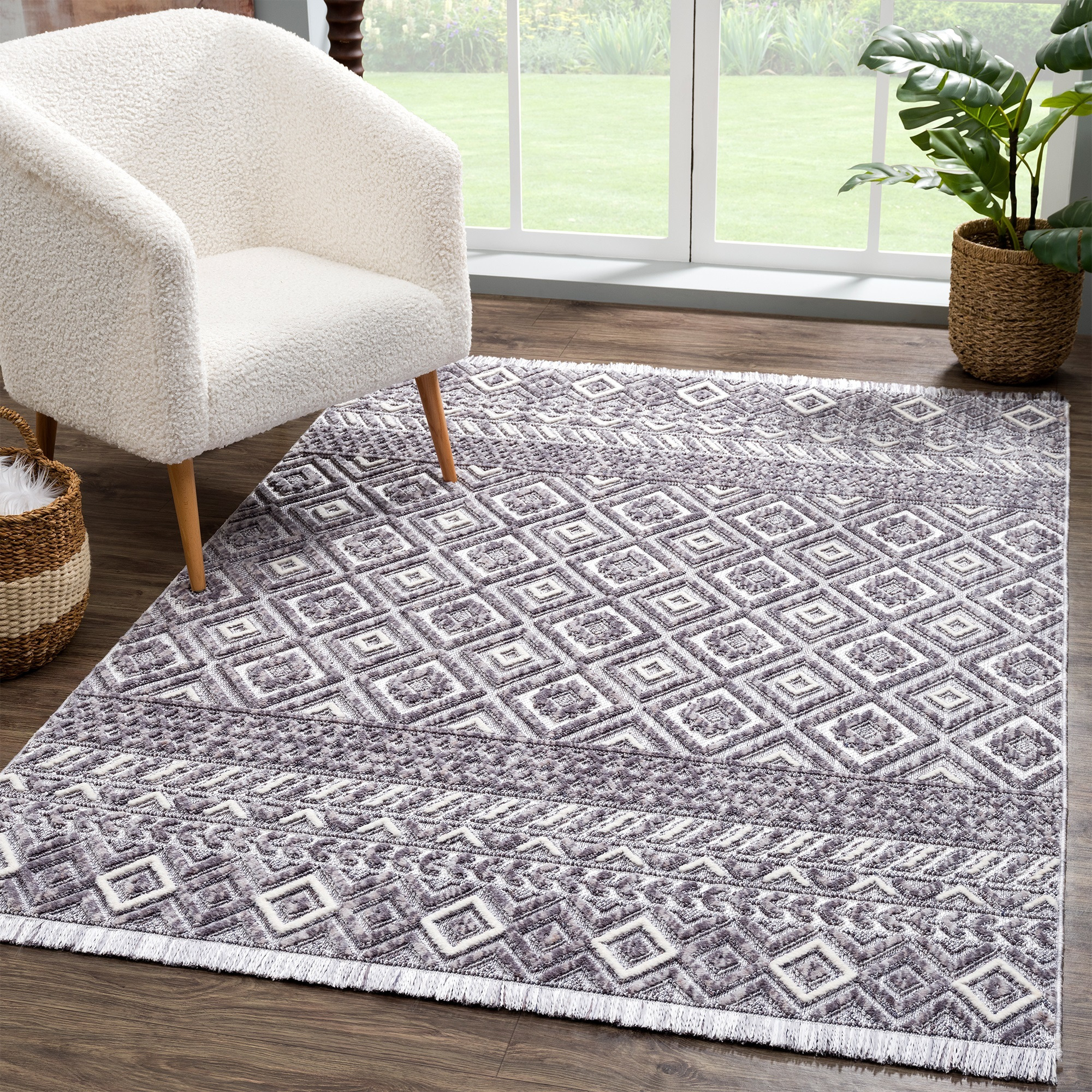United Weavers Chelsea Clarissa Smoke Area Rug 5'3" x 7'2"