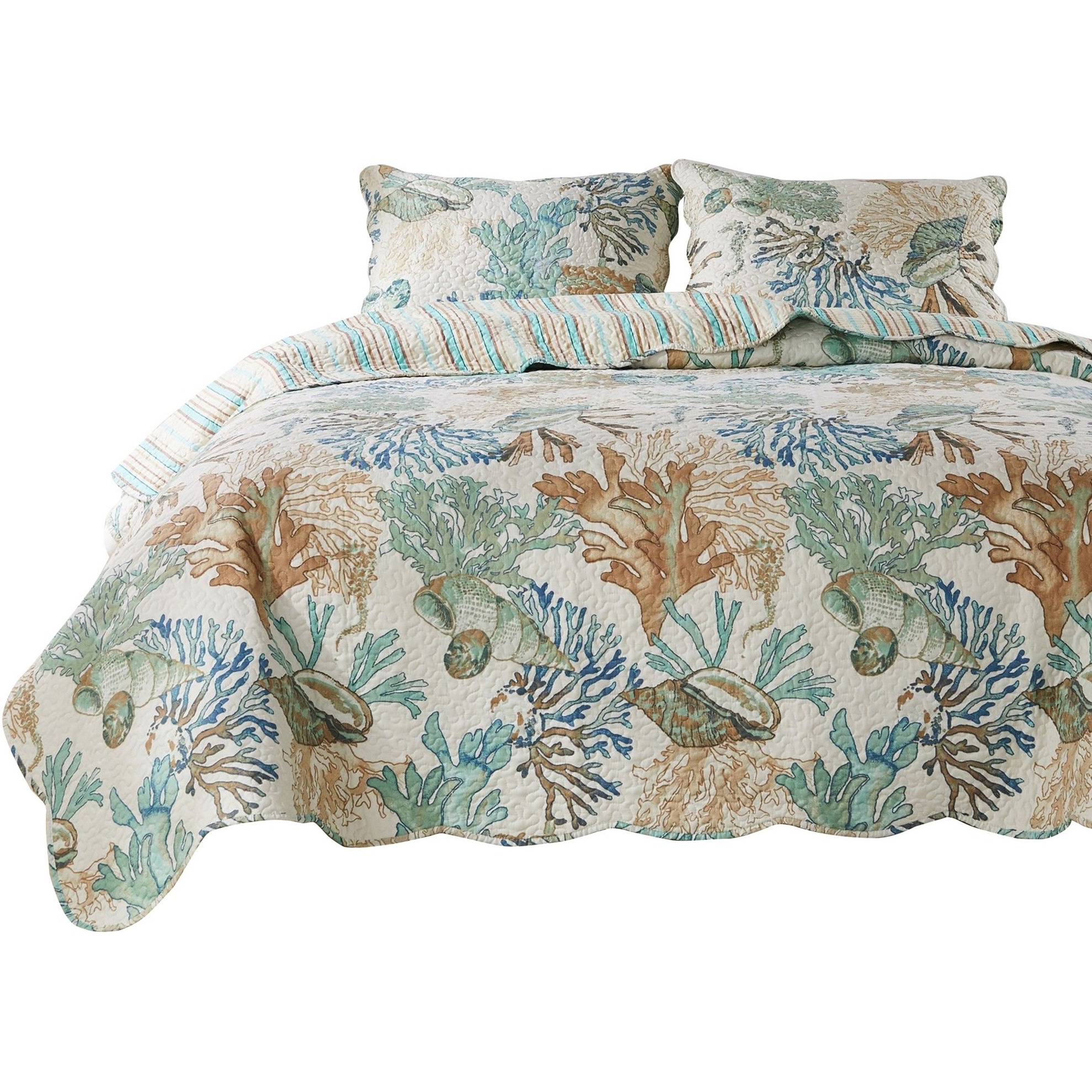 Wade 5 Piece Full Quilt Set, Ocean Design, Scalloped Edges, Floral Pattern