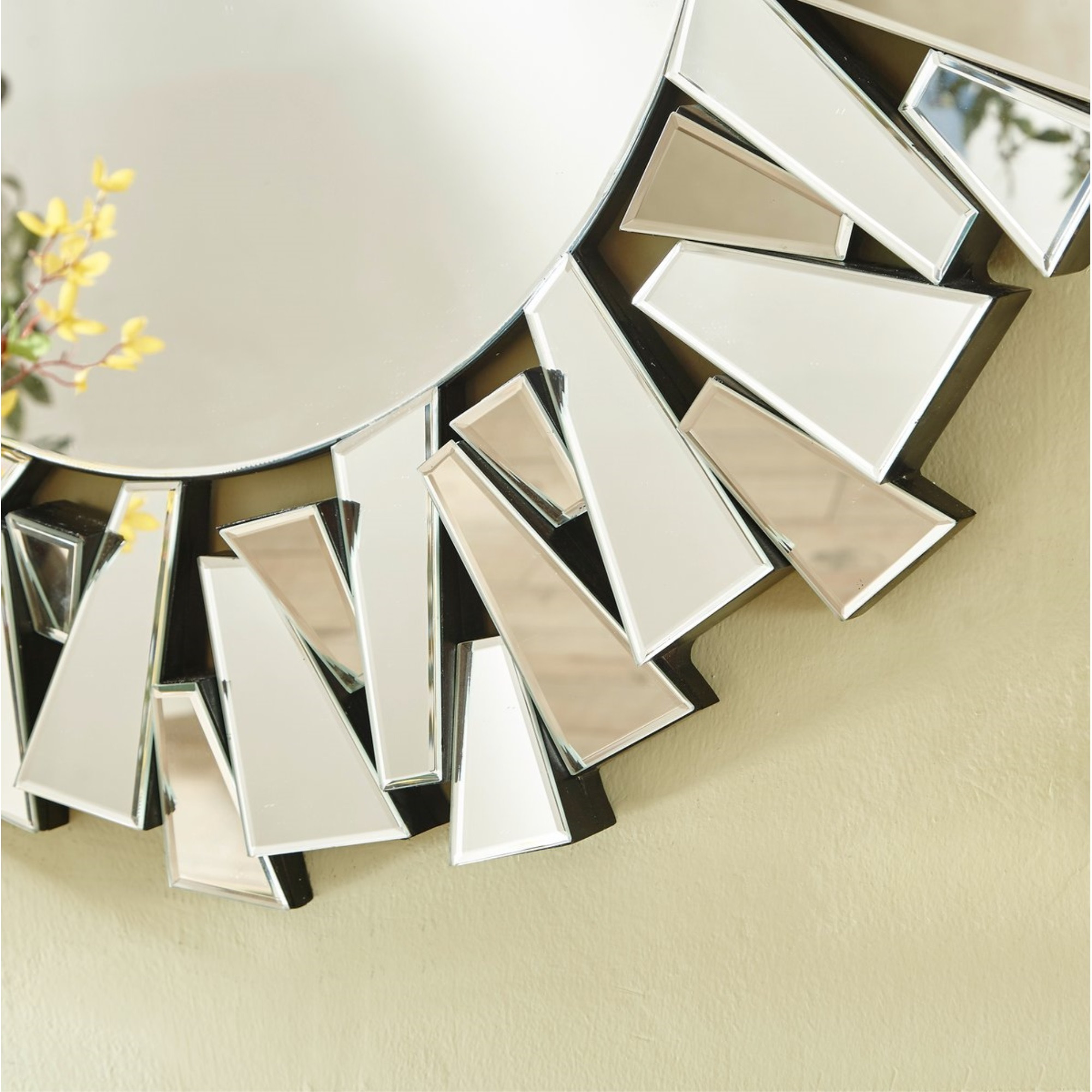 Sparkle 31.5 in. Contemporary Round Mirror in Clear