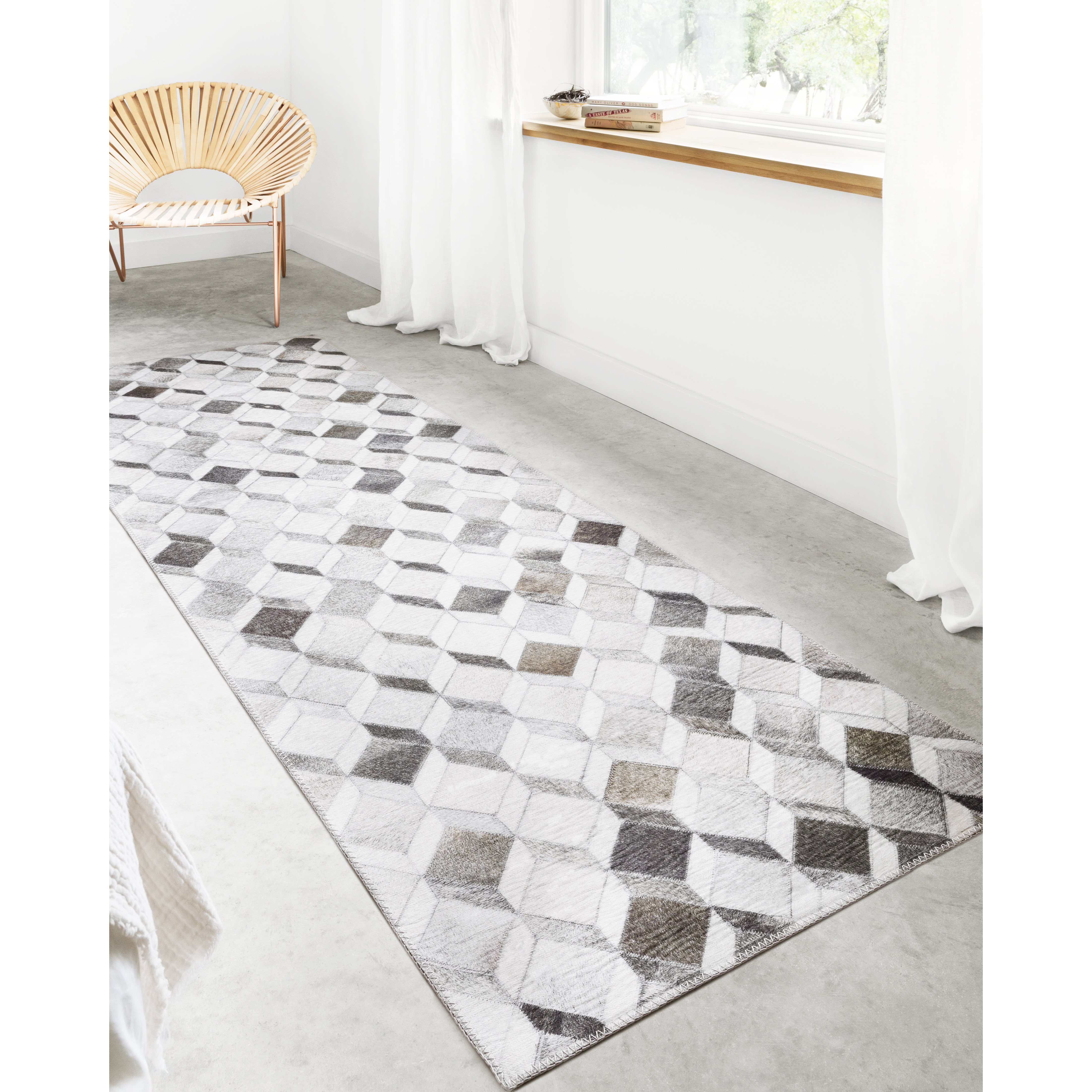 Maddox 2'-6" X 7'-6" Rug, Grey / Mocha