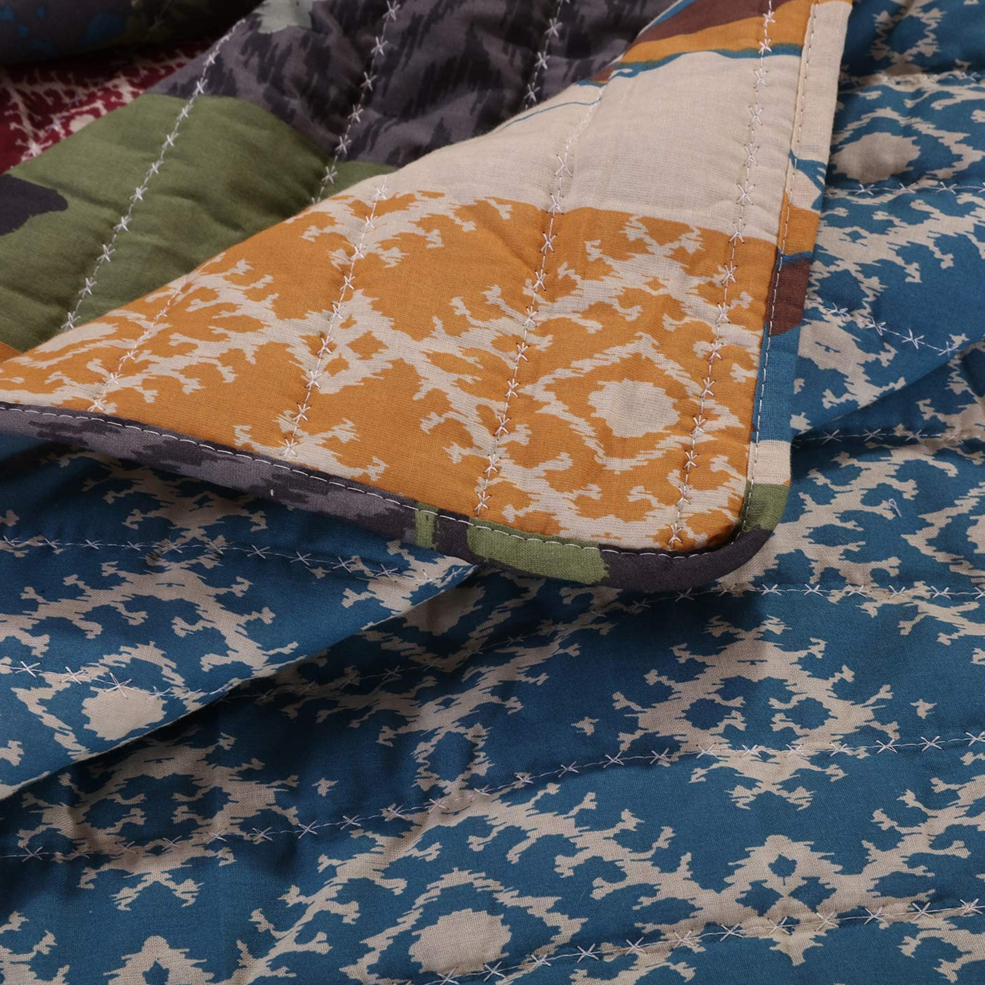 2 Piece Twin Size Quilt Set with Nature Inspired Print, Multicolor