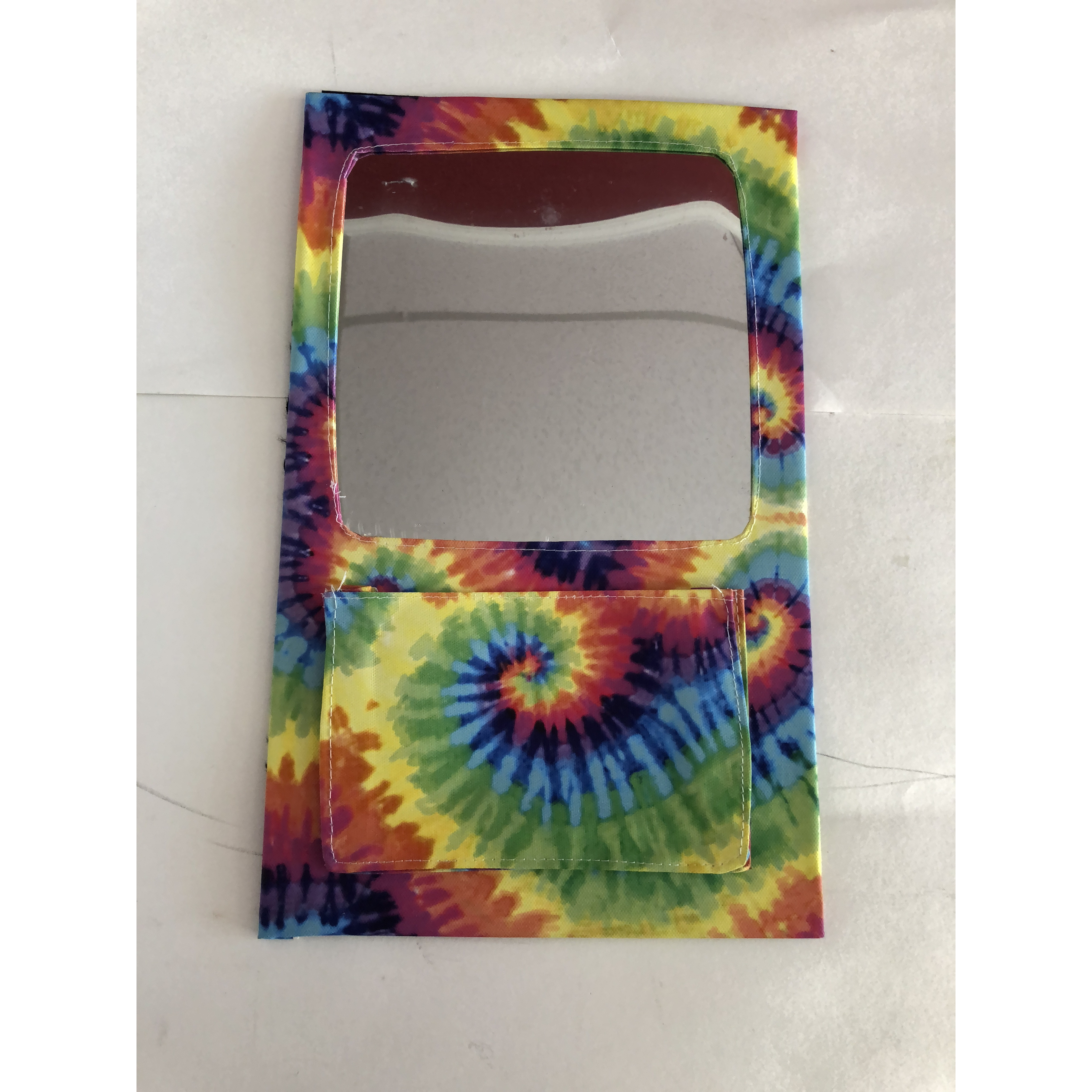 MIRROR WITH MAGNET