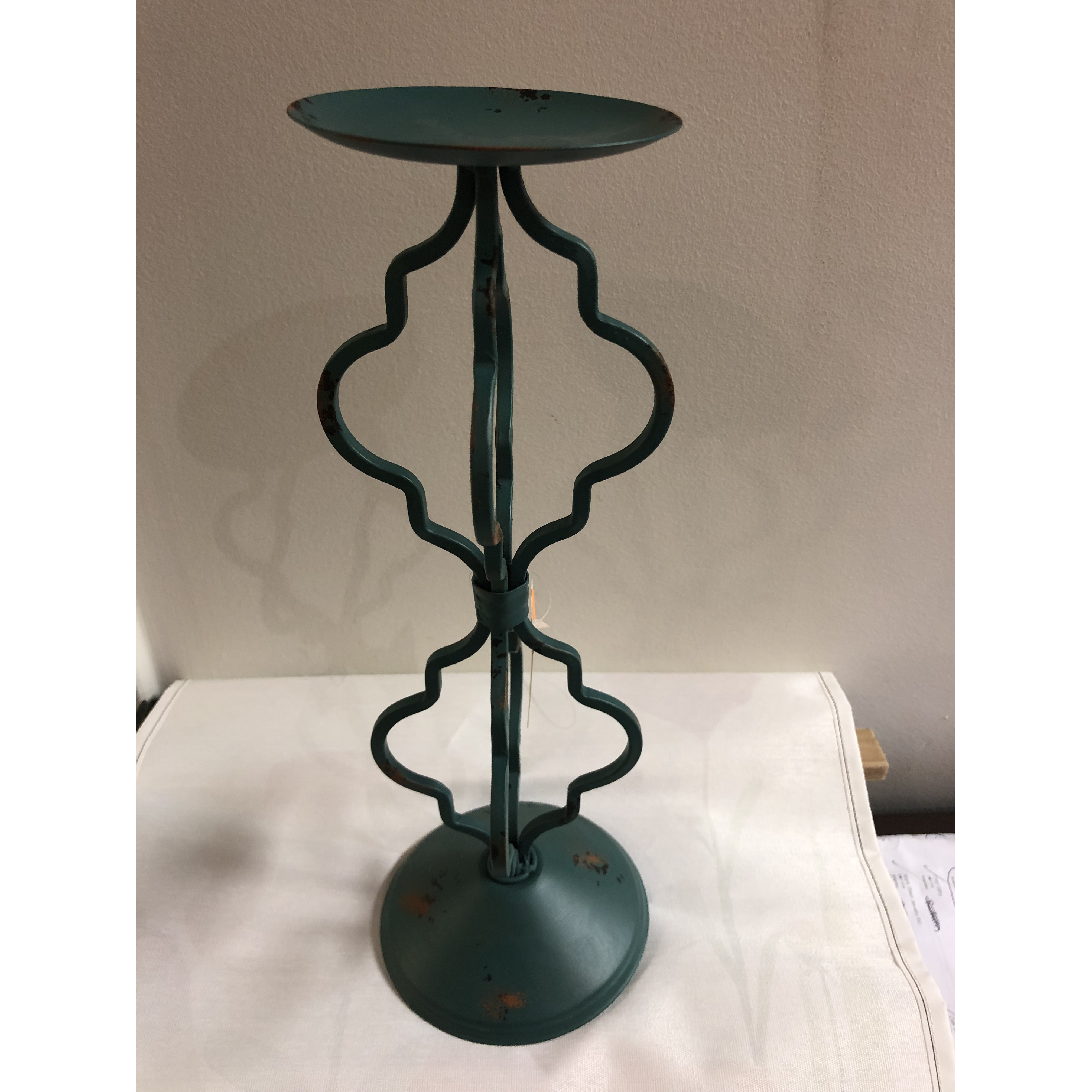 METAL PILLAR CANDLE HOLDER