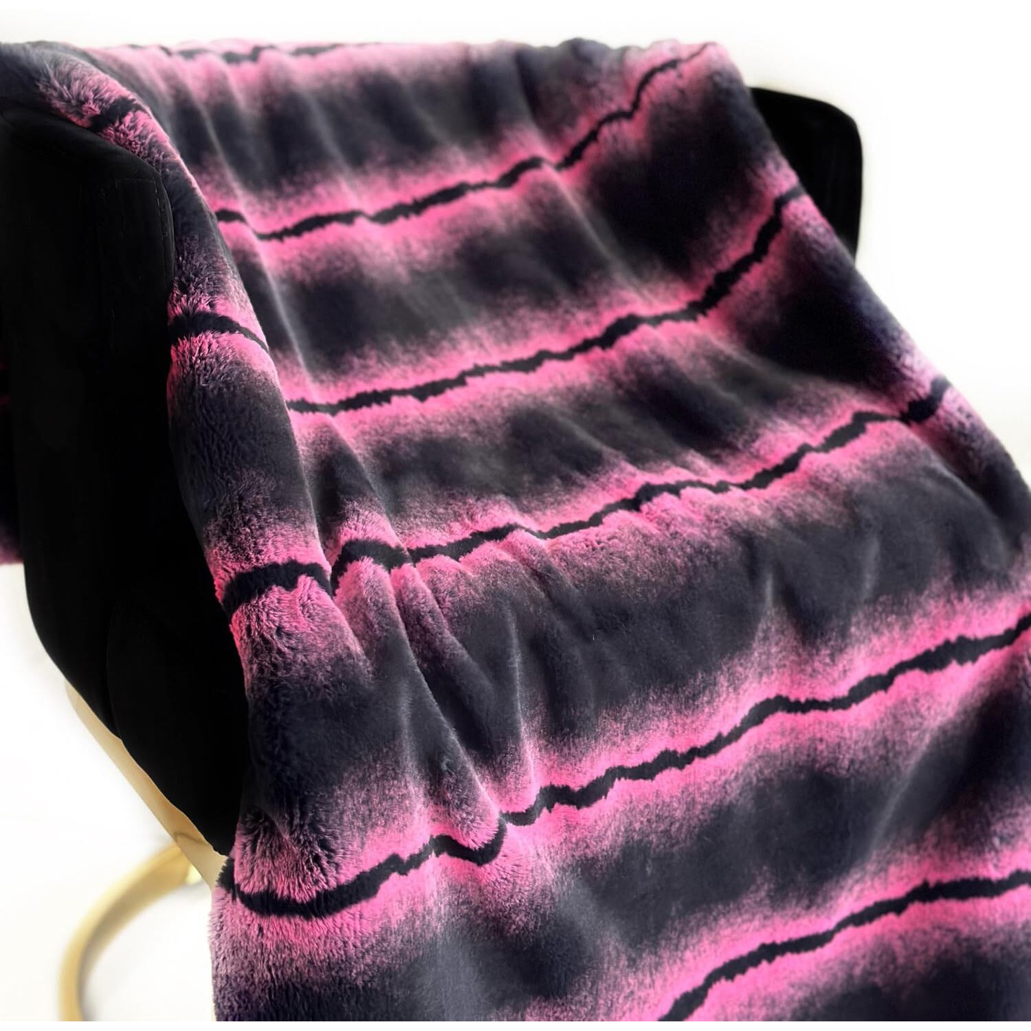Plutus Fuchsia Black Fluffy Fields Faux Fur Luxury Throw Blanket