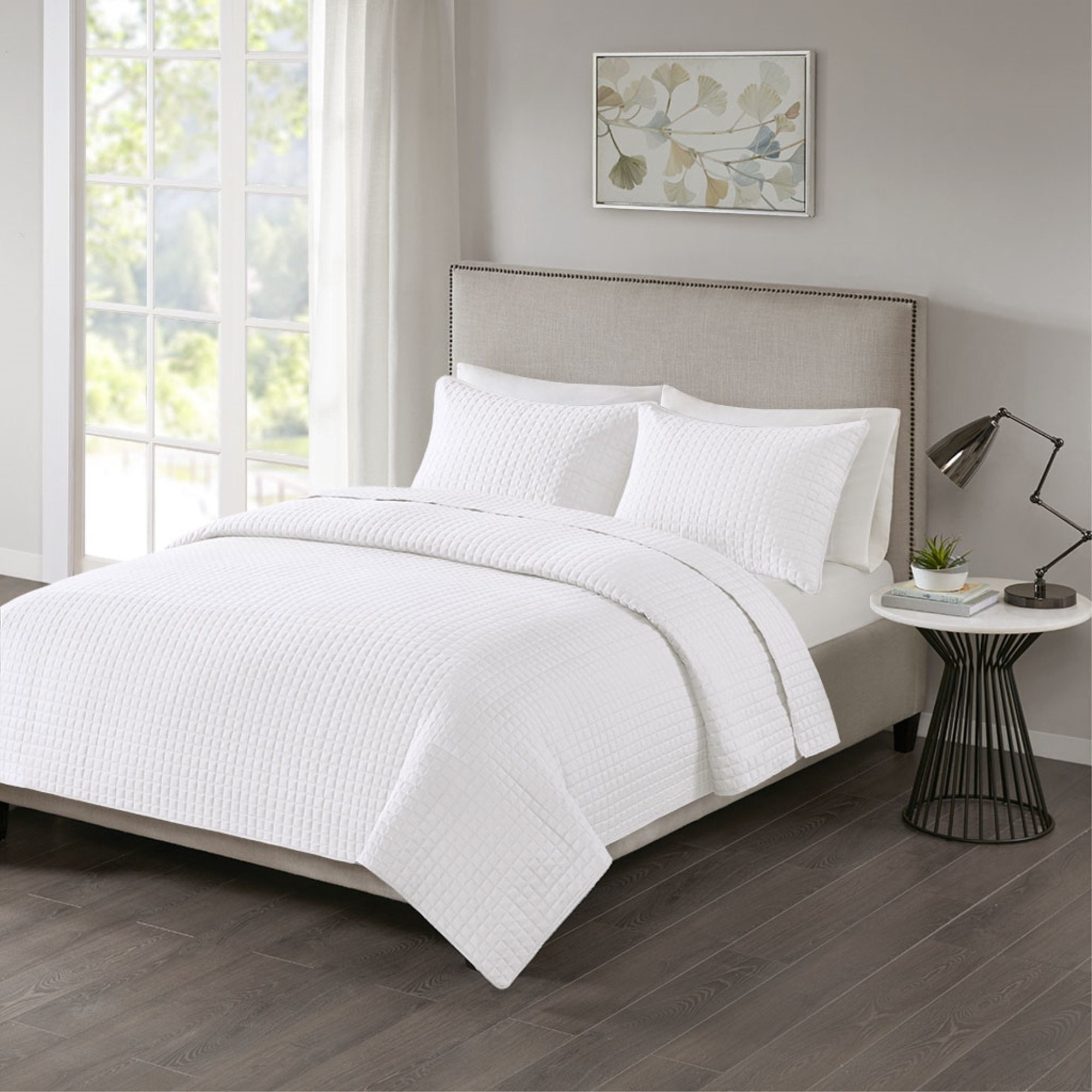 Ergode 3 Piece Reversible Quilt Set - Luxurious White Checkered Pattern - Ultra-Soft Microfiber - Machine Washable - Comfort and Style for Your Bedroom