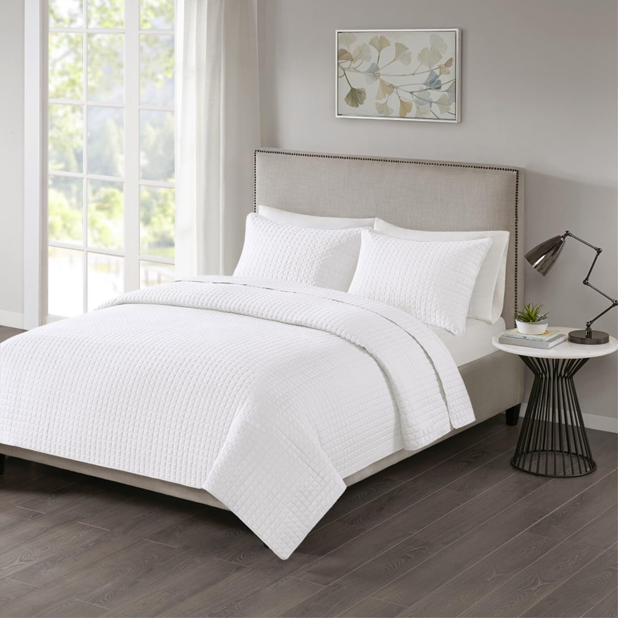 Ergode 3 Piece Reversible Quilt Set - Luxurious White Checkered Pattern - Ultra-Soft Microfiber - Machine Washable - Comfort and Style for Your Bedroom