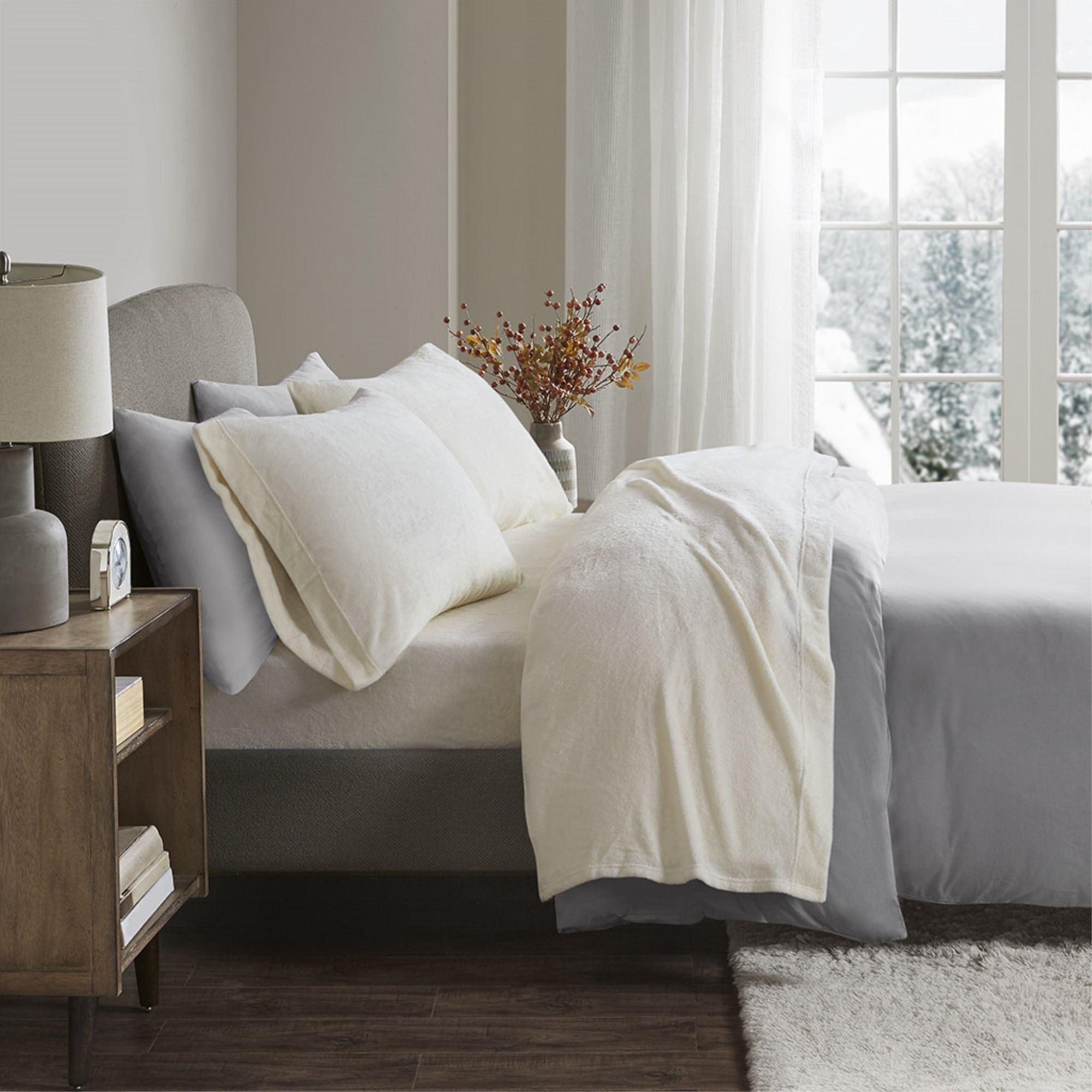 Ultimate Comfort Soloft Micro Plush Sheet Set - Soft & Cozy, Luxurious Fluffy Texture, Fits 16 Deep Mattresses, Machine Washable - Includes Flat Sheet, Fitted Sheet, and Pillowcases