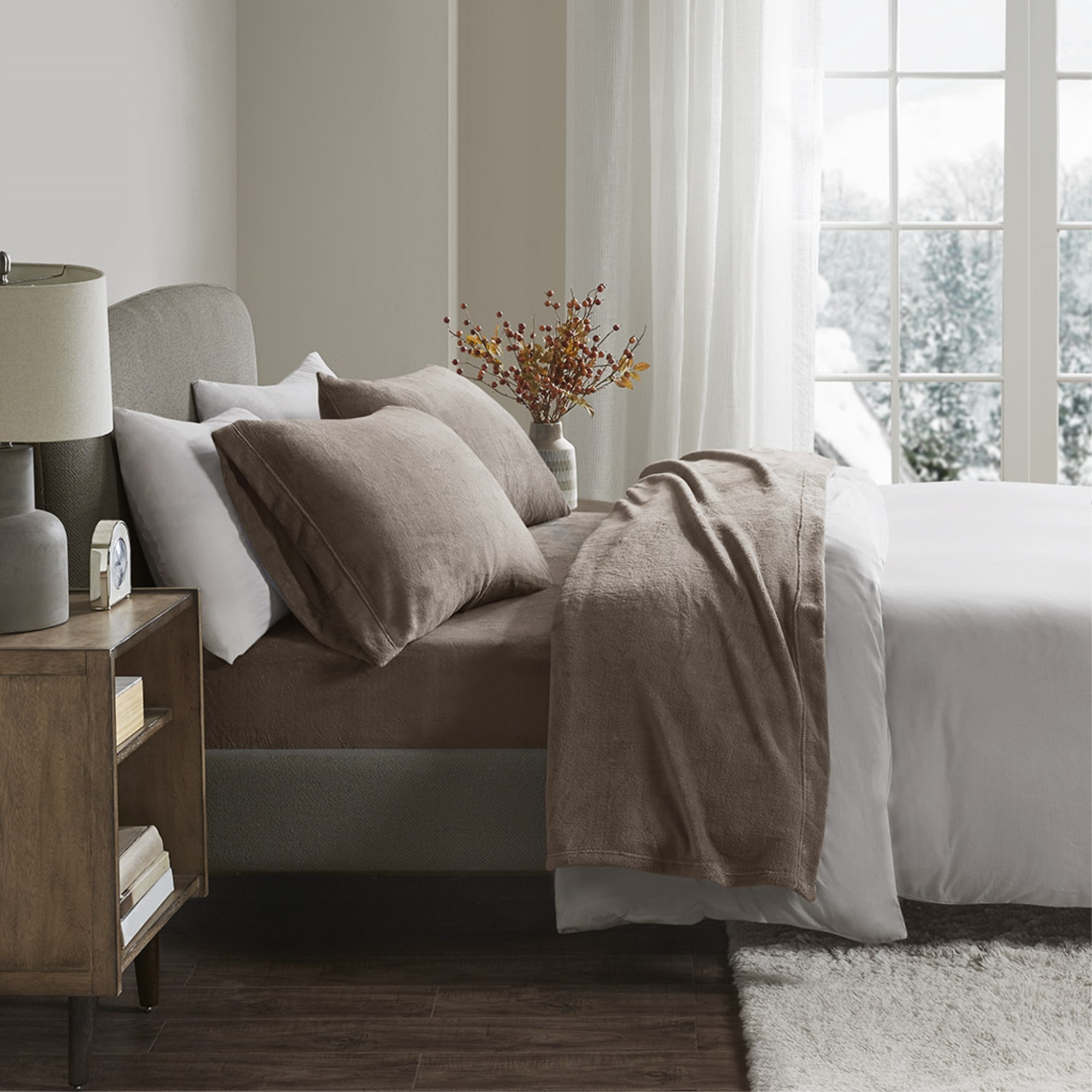 Ultimate Comfort and Warmth Soloft Micro Plush Sheet Set - Soft and Cozy Brushed Material, Fits 16 Deep Mattresses, Machine Washable - Includes Flat Sheet, Fitted Sheet, and Pillowcases