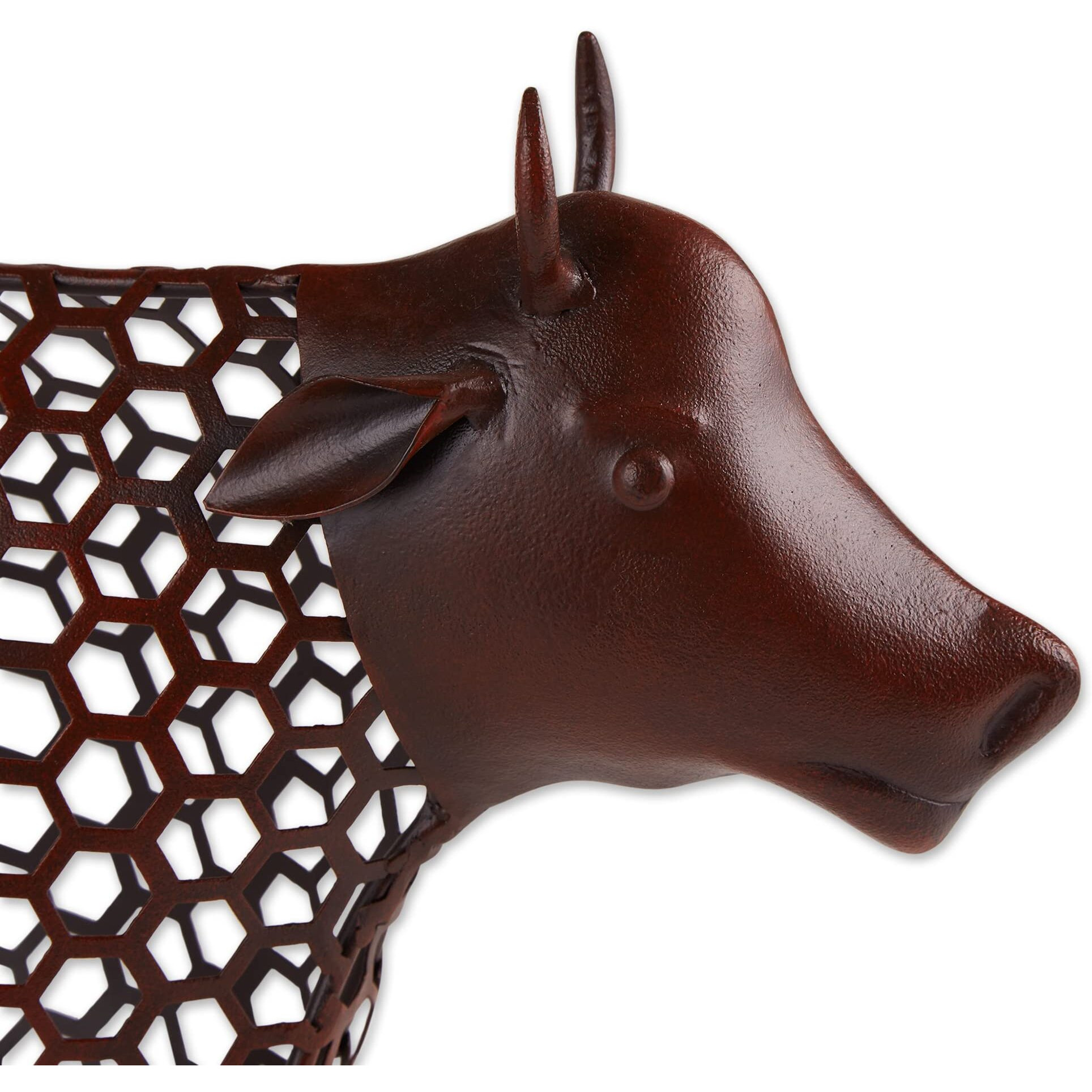 CHICKEN WIRE COW SCULPTURE