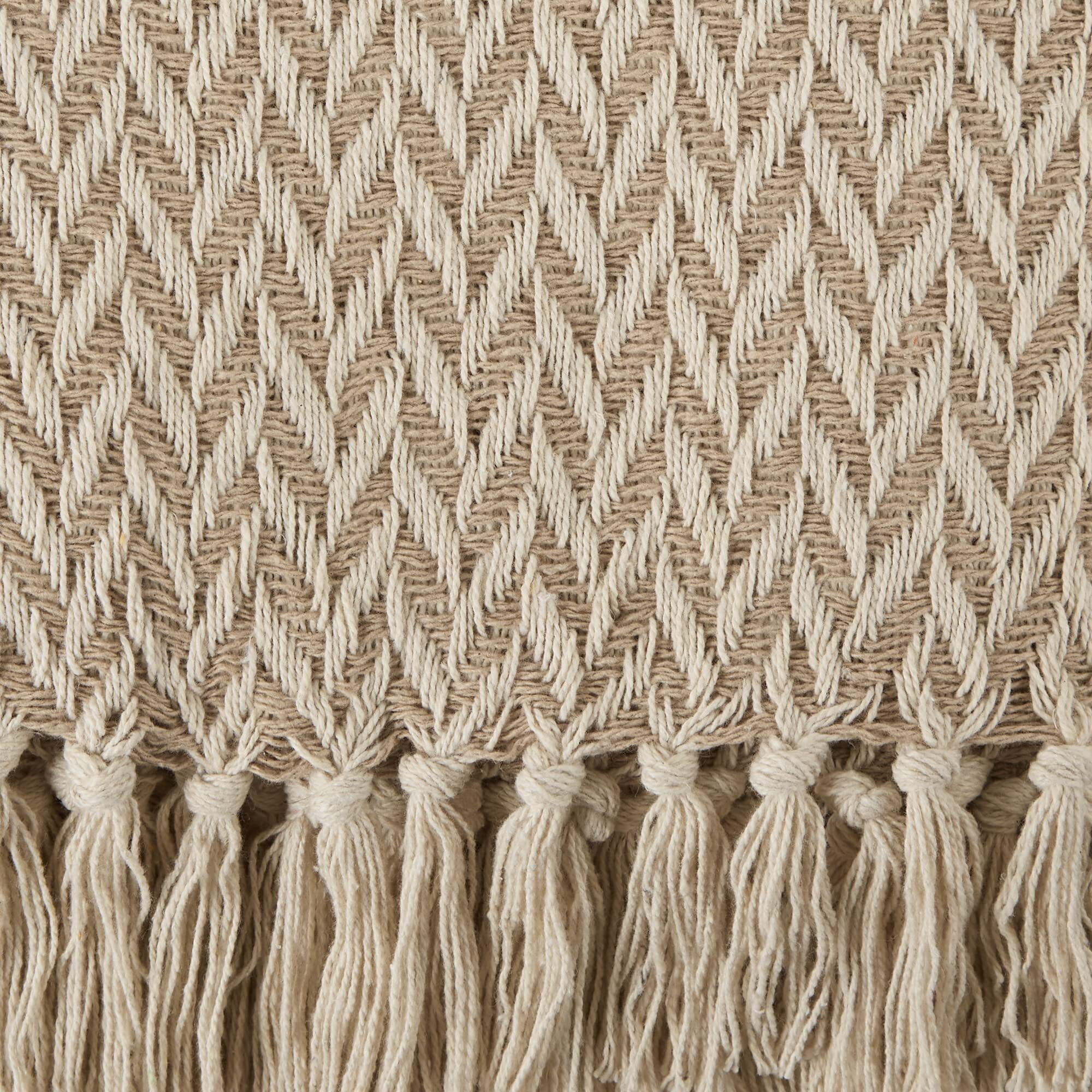 STONE ZIG-ZAG THROW