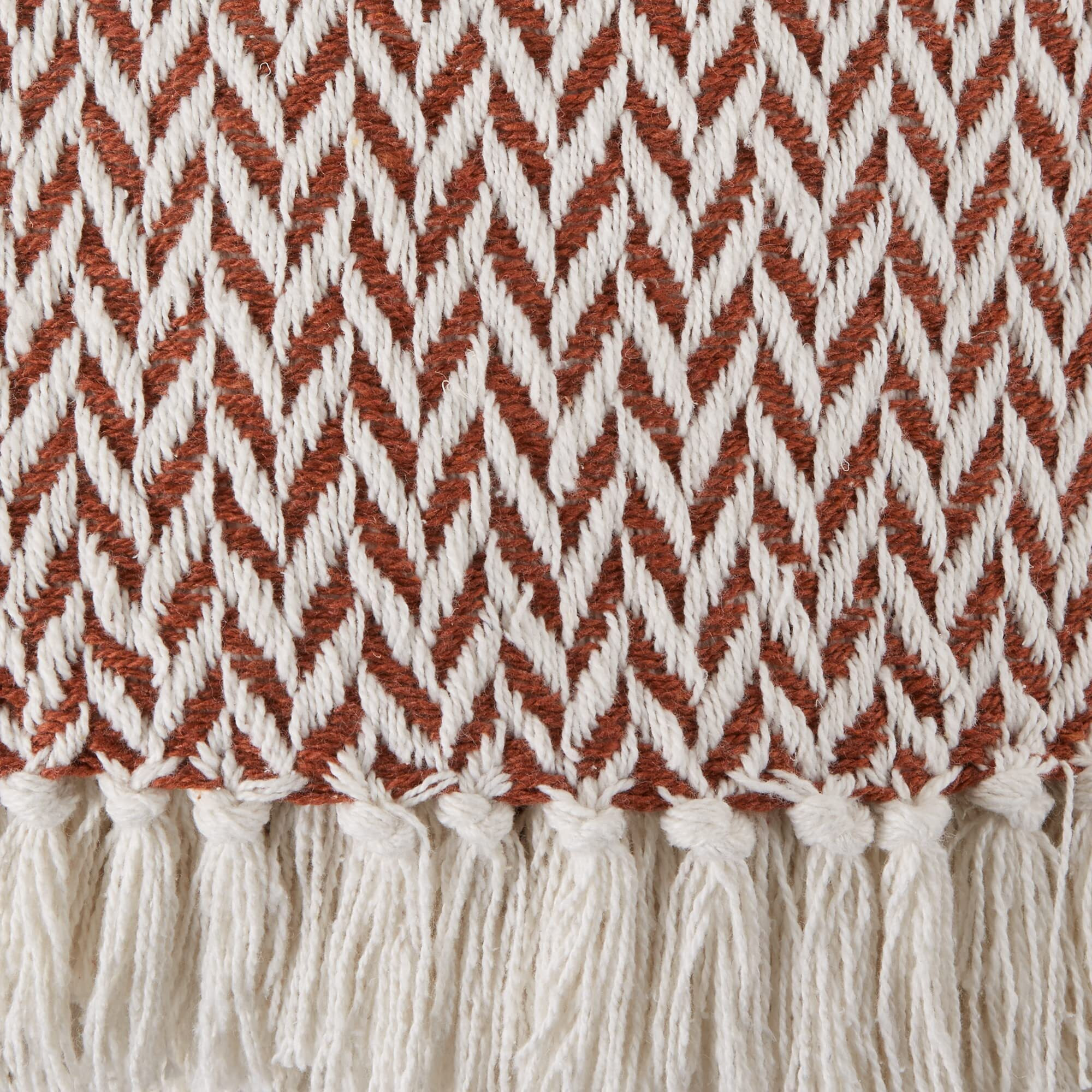CINNAMON ZIG-ZAG THROW