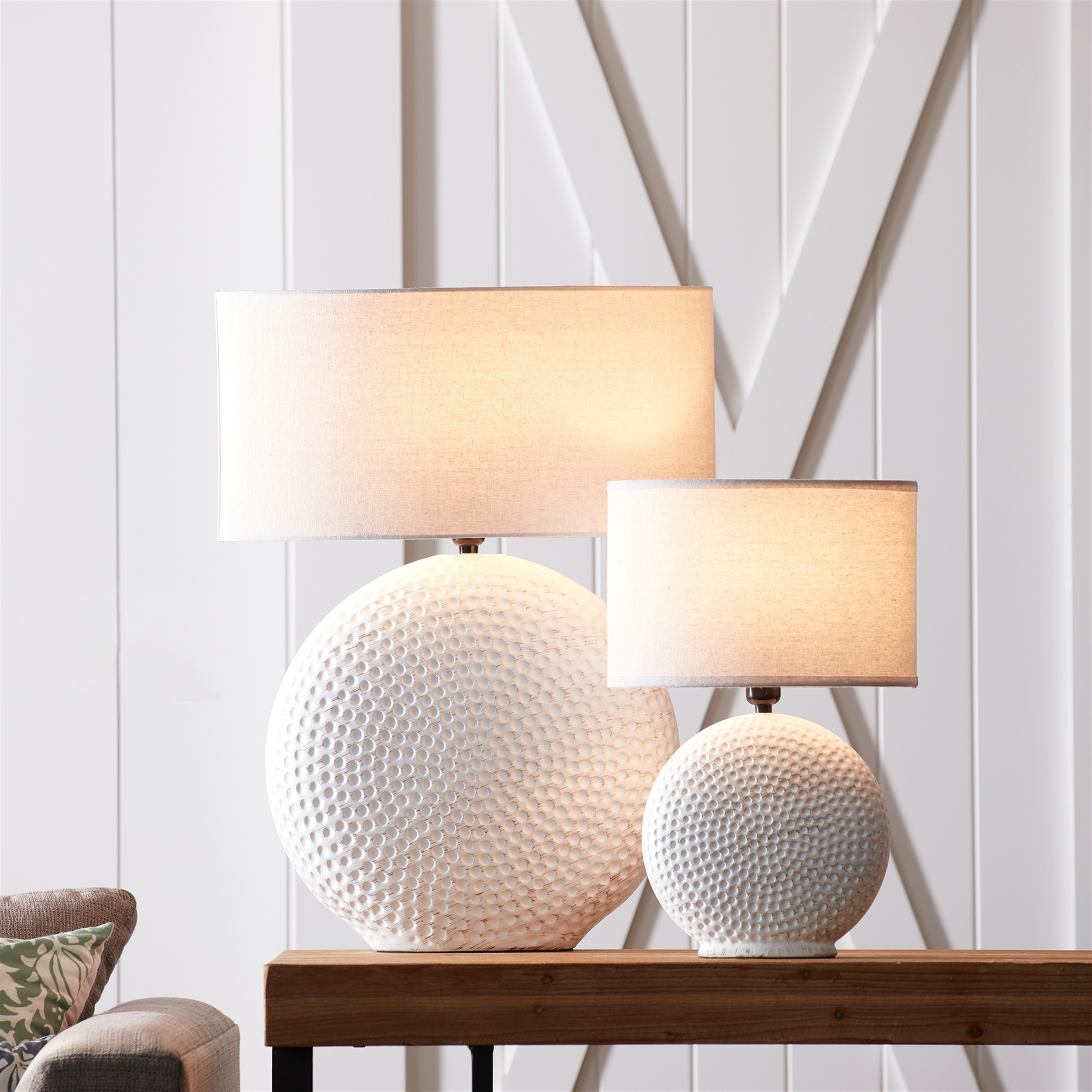 Notched Ceramic Table Lamp 26&quotH