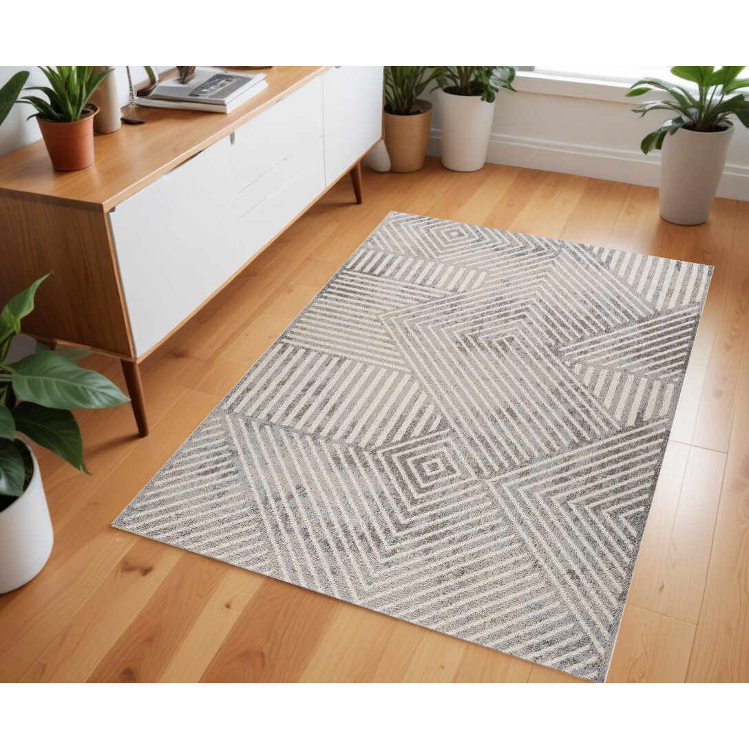 4' X 6' Gray and Beige Abstract Distressed Area Rug
