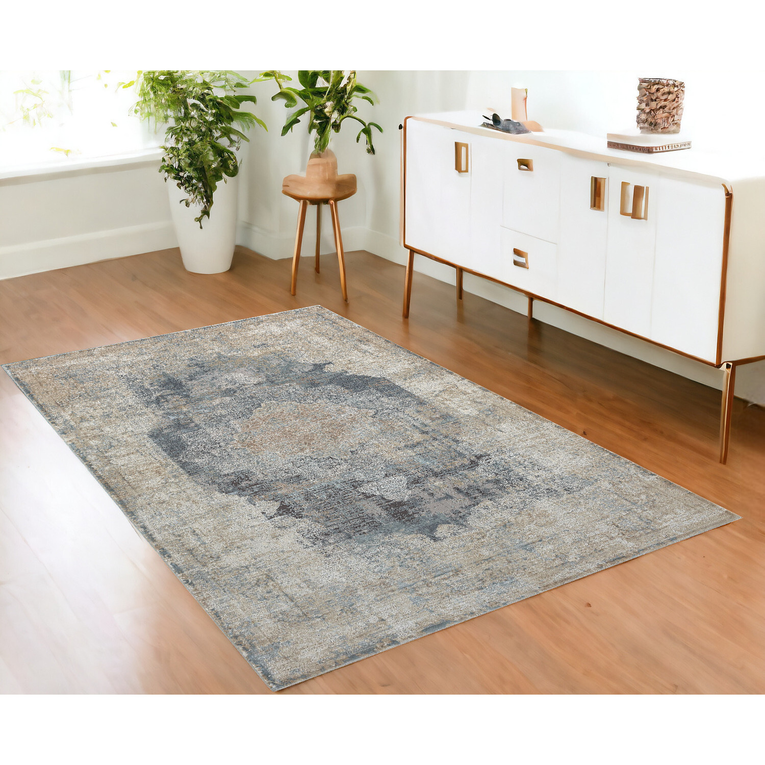 4' X 6' Beige and Gray Medallion Area Rug