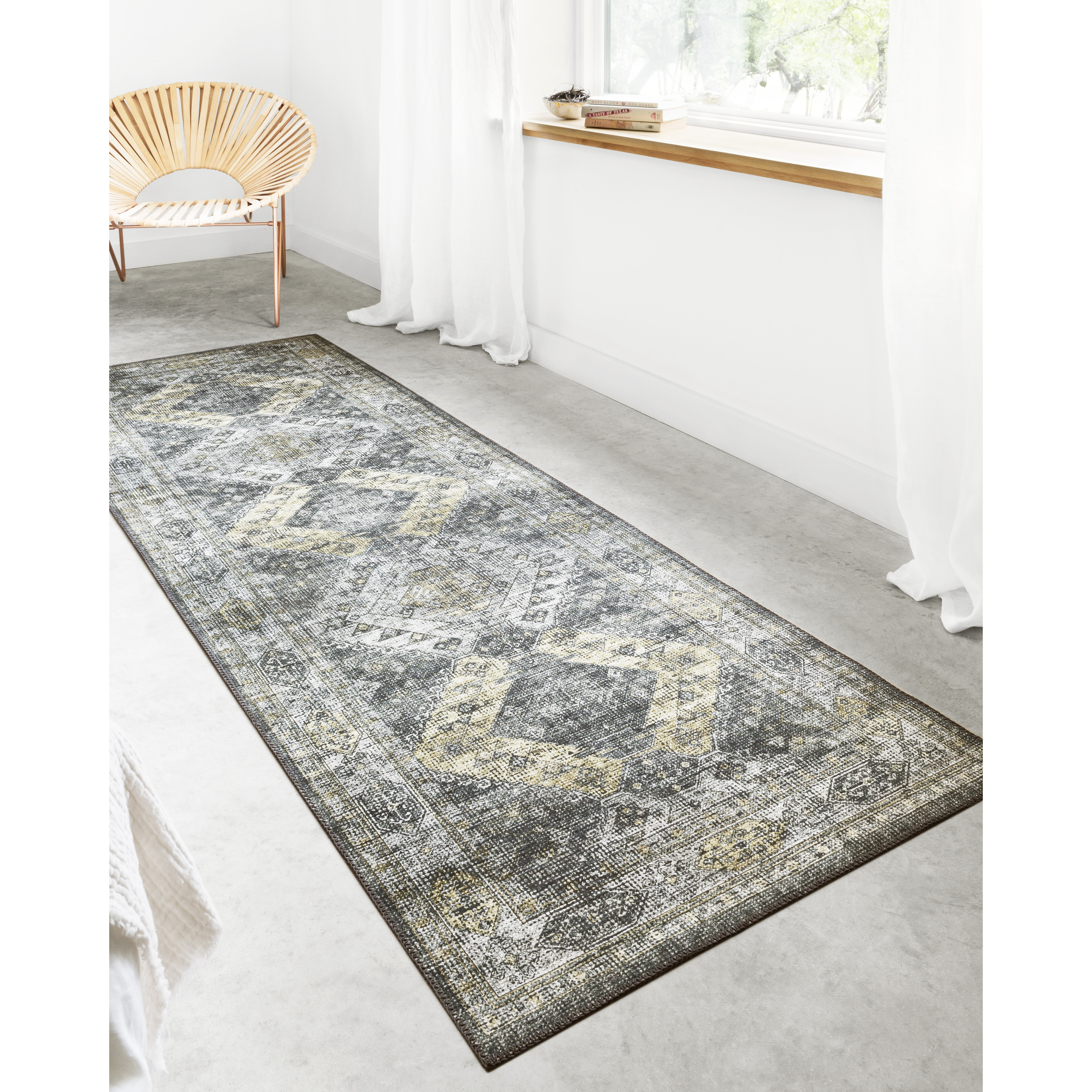 Skye 3'-6" X 5'-6" Rug, Graphite / Silver