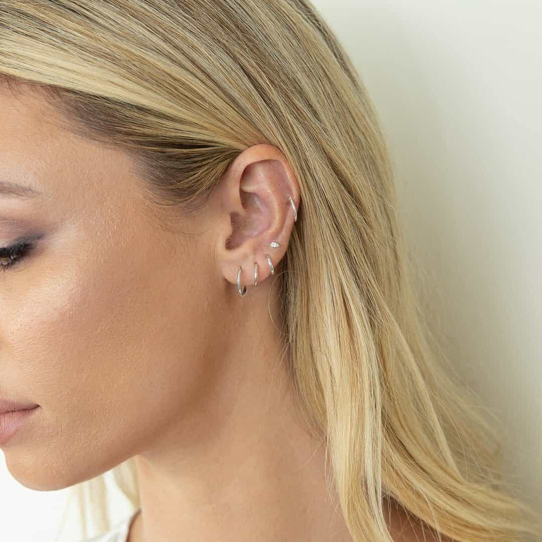 Small Gold Hoop Earrings Leightweight Hinged Huggie Hoop Earrings For Lobe Cartilage Helix Tiny Hoops Earrings In Gold Plated Silver Black For Women Men (Set Of 1-5 Pairs) (Silver - 6Mm)