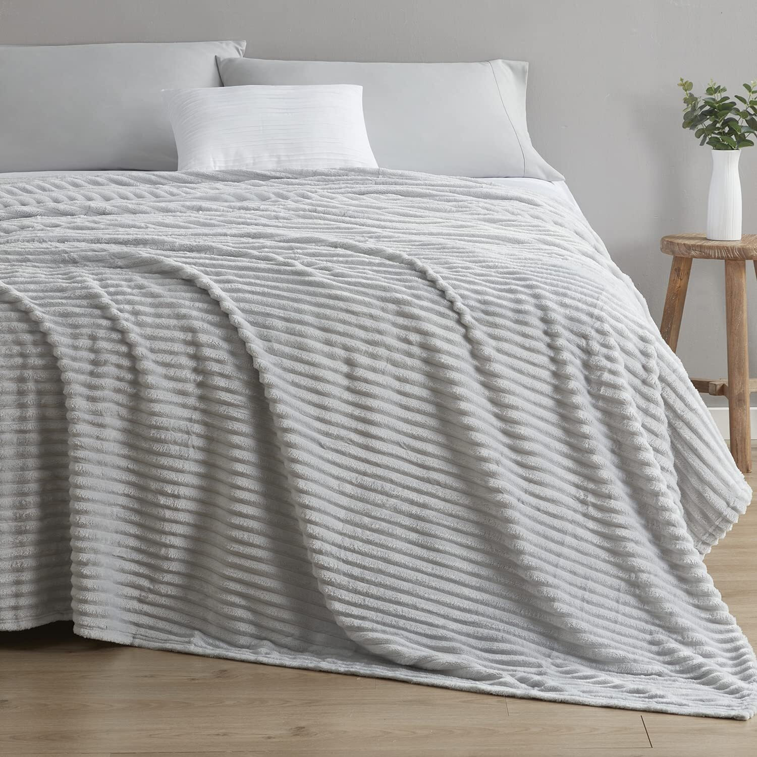 Nestl Soft King Size Blanket - Cozy Bed Blankets King Size, King Blanket, Lightweight King Size Blankets For Bed, Cut Plush Fleece Blanket King Size, Light Grey King Size Fuzzy Blanket 108 X 90 Inches