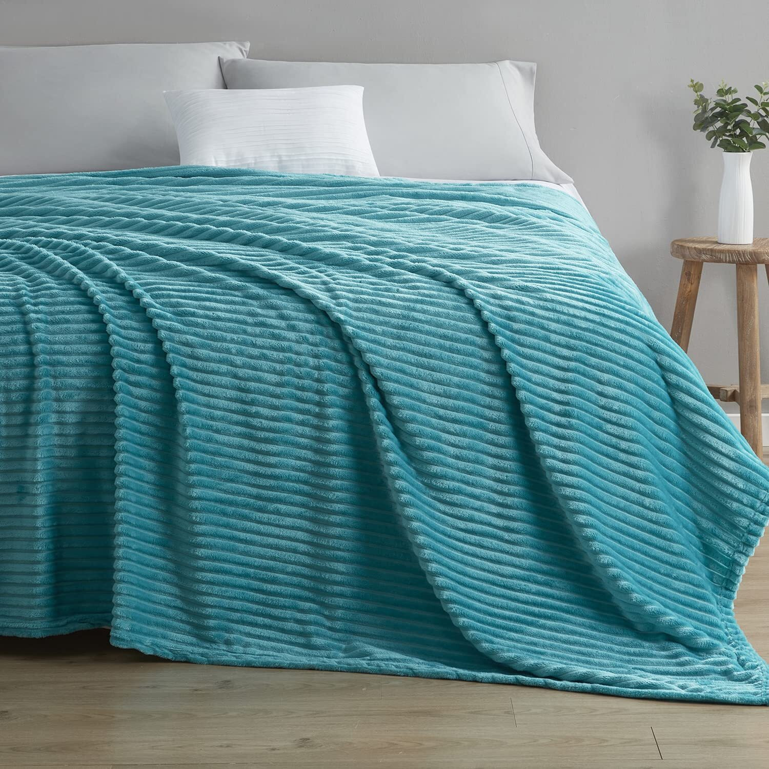 Nestl Soft King Size Blanket - Cozy Bed Blankets King Size, Warm King Blanket, Lightweight King Size Blankets For Bed, Cut Plush Fleece Blanket King Size, Teal King Size Fuzzy Blanket 108 X 90 Inches