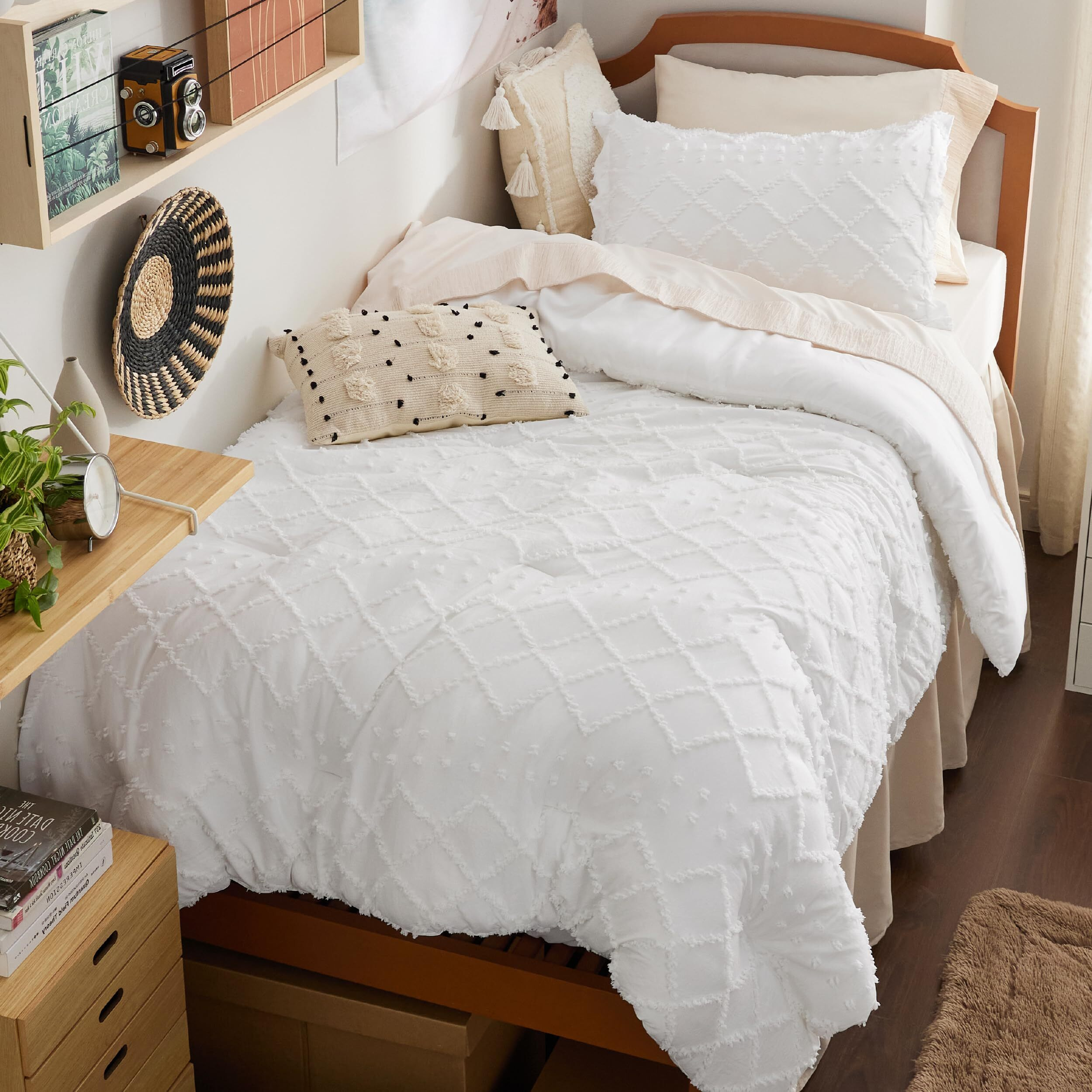 Bedsure Twin Comforter Set - White Boho Twin Extra Long Comforter Set For College, Shabby Chic Dorm Bedding Set, 2 Pieces Modern Farmhouse Bed Set, Includes 1 Pillow Sham