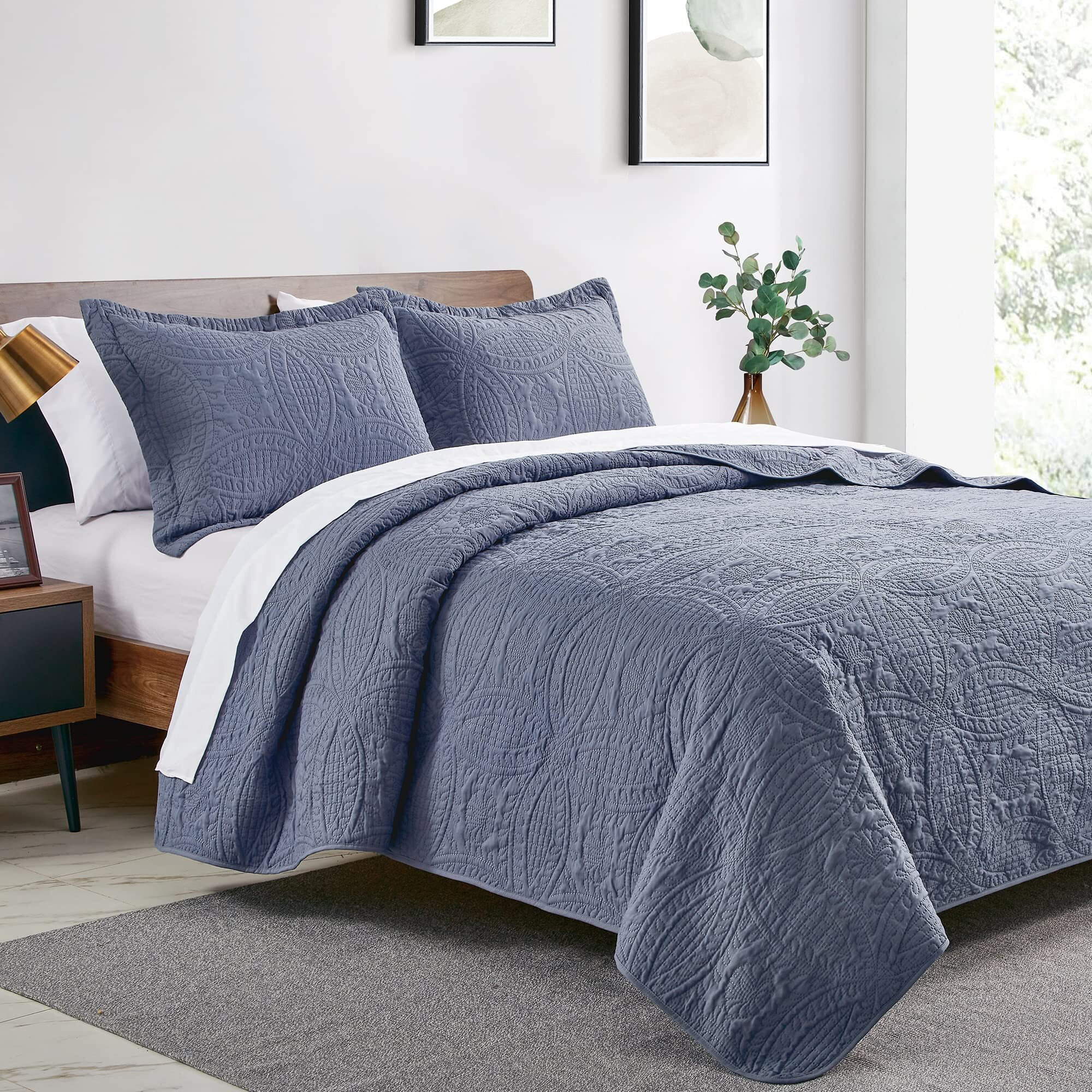 Love 's Cabin King Size Quilt Set Blue Bedspreads - Soft Bed Summer Quilt Lightweight Bedspread Comforter - Modern Style Coin Pattern Coverlet For All Season - 3 Piece (1 Quilt, 2 Pillow Shams)