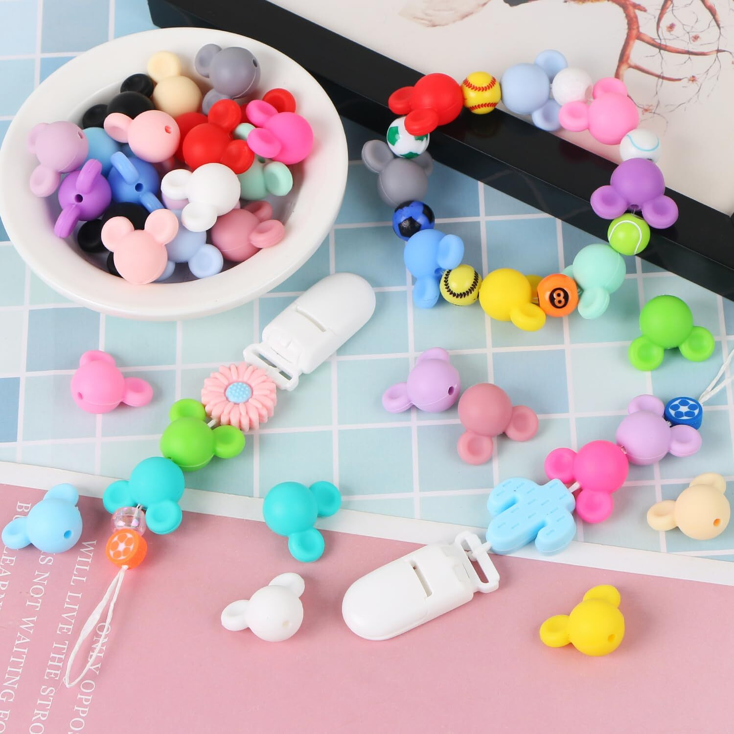 40 Pcs Mouse Head Silicone Beads, Mouse Silicone Focal Beads For Keychain Making, Cute Silicone Beads With Box, Rubber Loose Beads For Pens Crafts Necklace Bracelet Lanyard (Colorful)