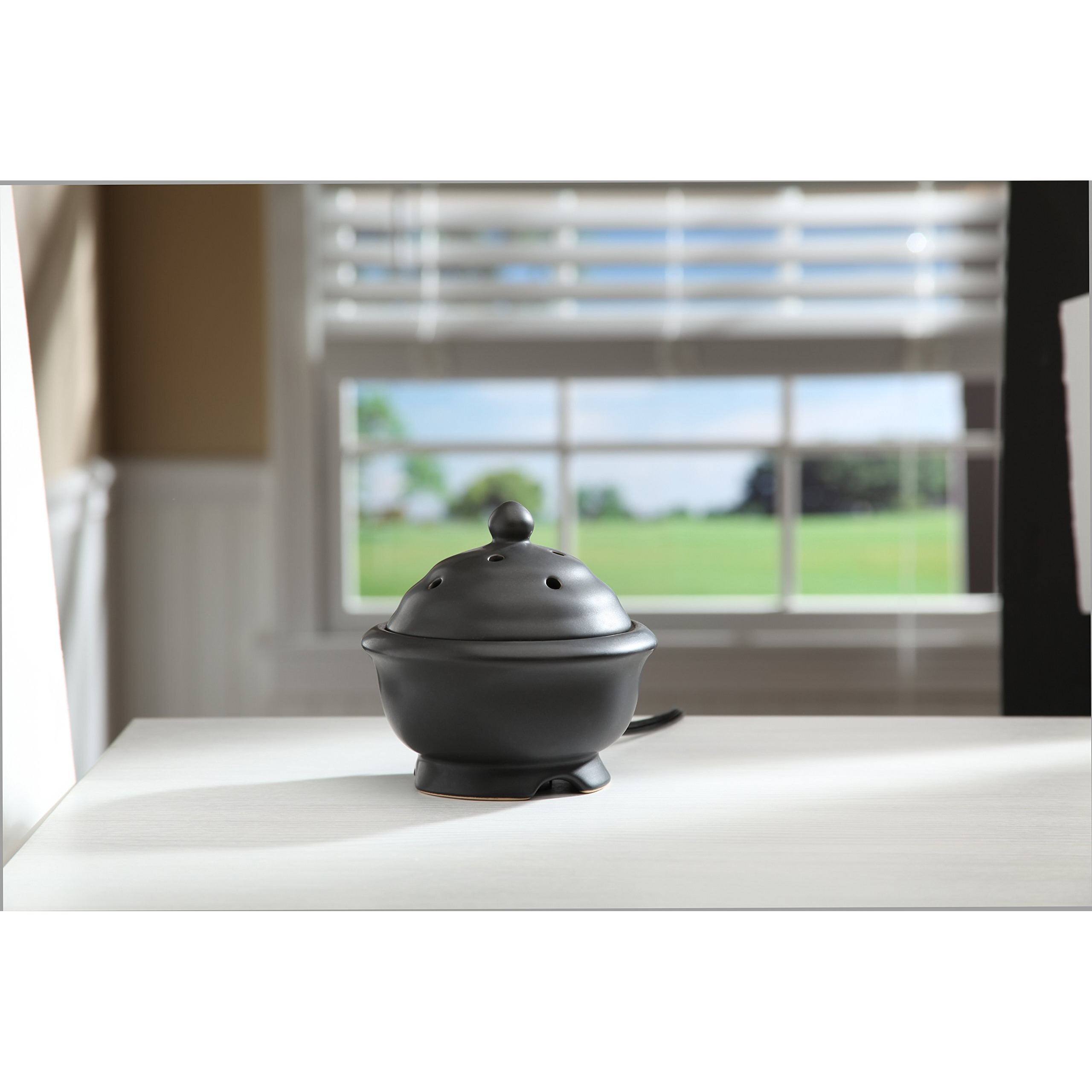 Hosley Enchanting Aromas 5"" High Electric Liquid Potpourri Pot Ceramic Warmer 110 Volts Stylish Home Fragrance Solution Compact Decor Accent For Customizable Scents Plug-And-Play Convenience For Cozy