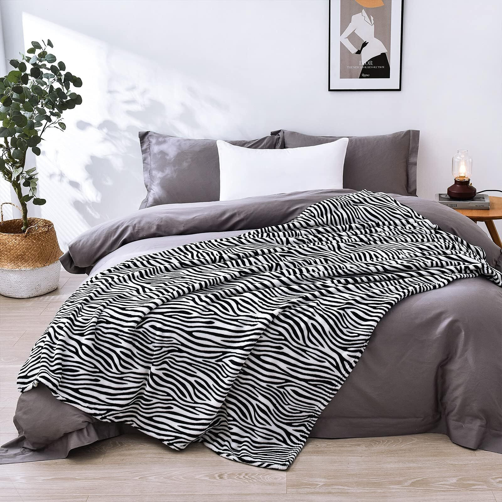 Vessia Zebra Printed Throw Blanket For Couch,Bed,Sofa, Soft Cozy Black And White Zebra Pattern Throw Blanket For Kids Adults Women, Comfy Animal Flannel Fleece Blanket For All Season Decor