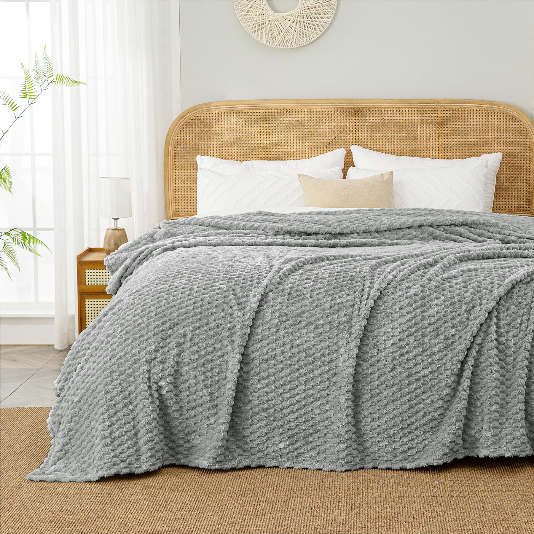 Bedelite Fleece Blanket, Large Queen Blanket For Bed, 3D Jacquard Decorative Grey Fuzzy Blanket, Soft And Cozy Warm Plush Fluffy Blanket All Seasons Suitable, 90X90Inches