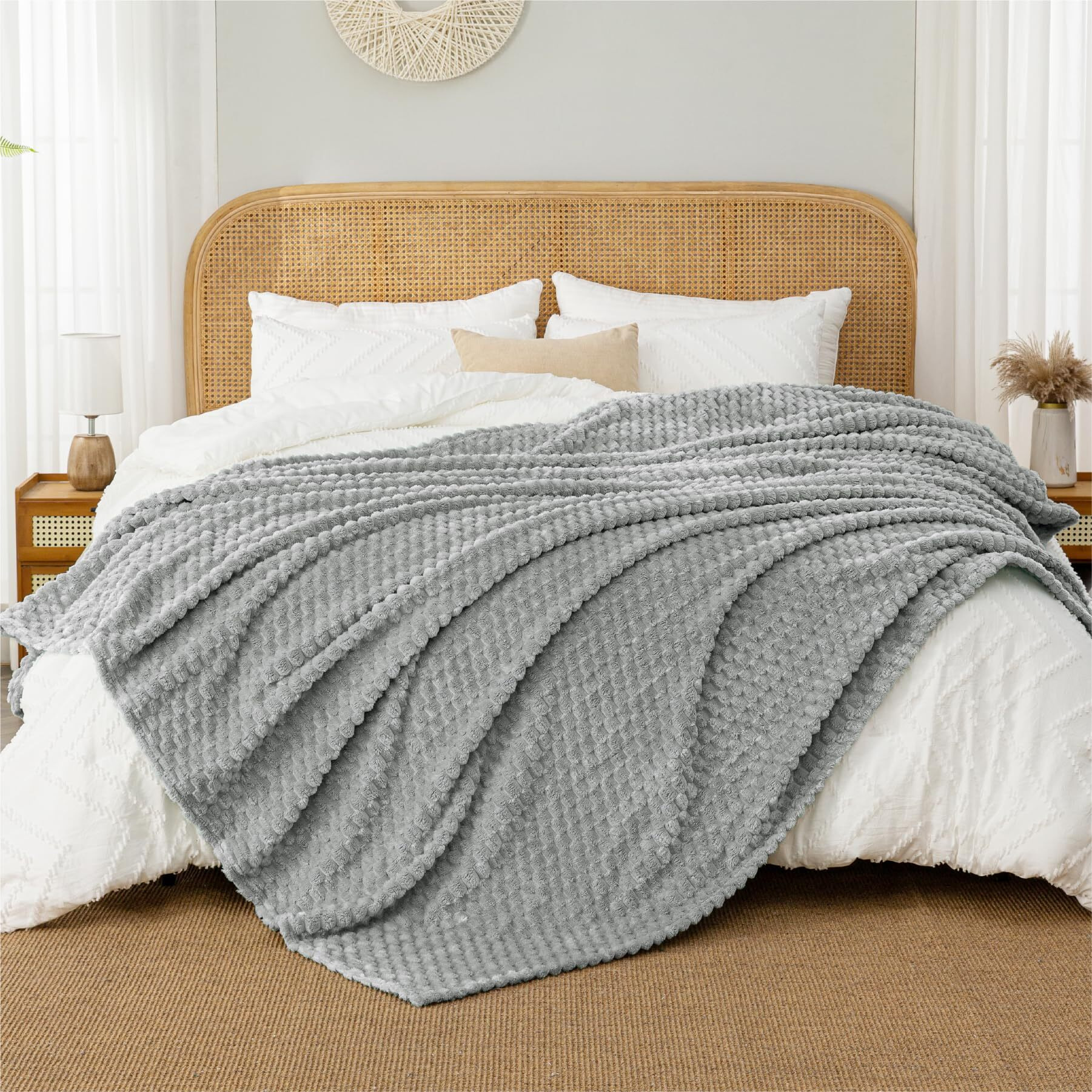 Bedelite Fleece Blanket, Large Queen Blanket For Bed, 3D Jacquard Decorative Grey Fuzzy Blanket, Soft And Cozy Warm Plush Fluffy Blanket All Seasons Suitable, 90X90Inches