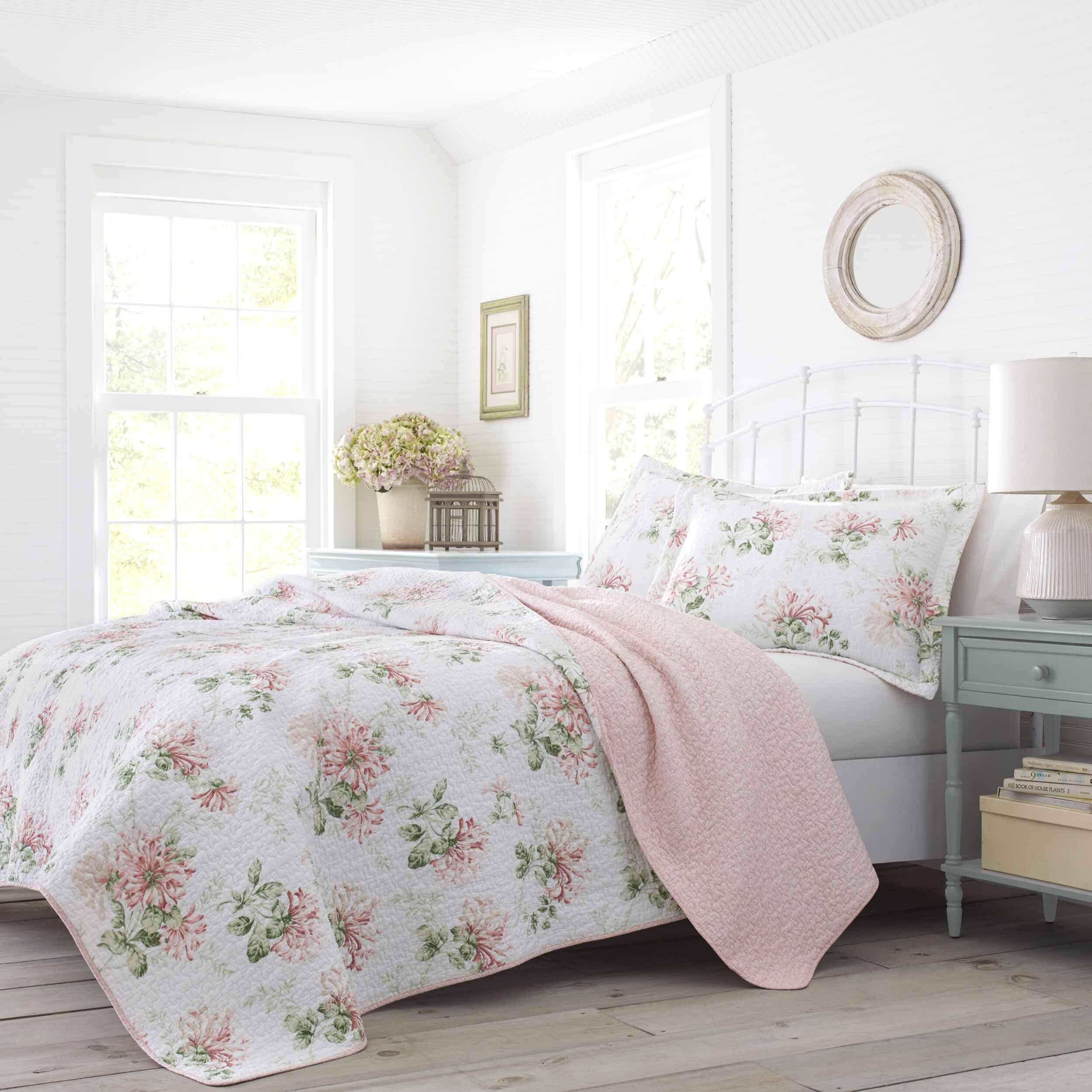 Laura Ashley - Twin Quilt Set, Cotton Reversible Bedding With Matching Sham, Home Decor Ideal For All Seasons (Honeysuckle Pink, Twin)