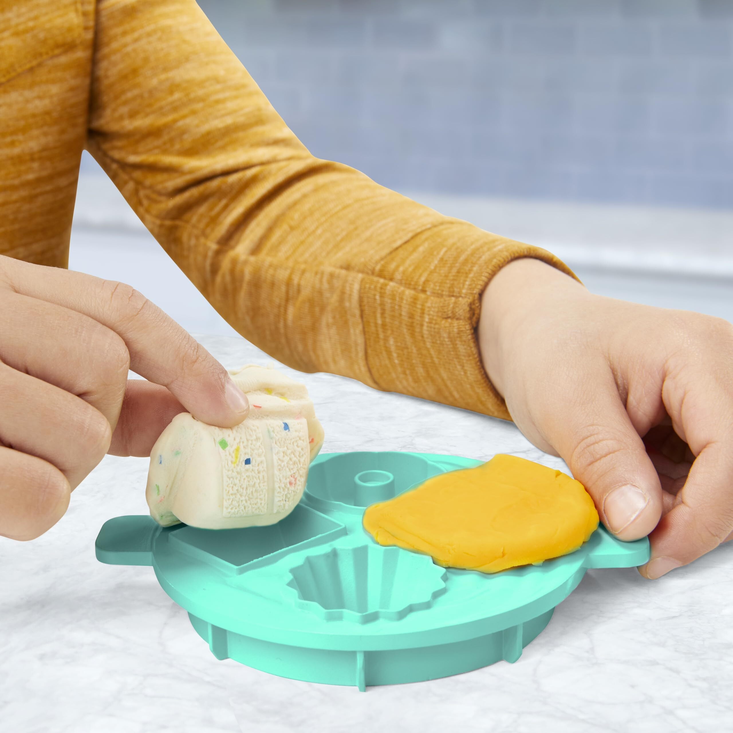 Play-Doh Kitchen Creations Magical Mixer Playset, Toy Mixer With Play Kitchen Accessories, Arts And Crafts For Kids 3 Years And Up