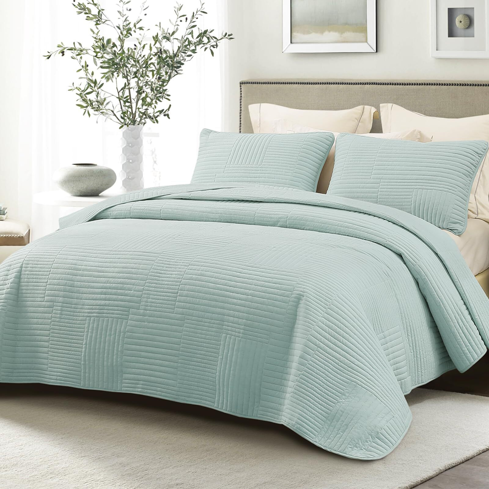 Whale Flotilla Ultra Soft California King Quilt Bedding Set, Lightweight Fall Aqua Blue Quilts Bedspreads Oversized, Ultrasonic Coverlet Bed Cover For All Seasons (1 Quilt, 2 Pillow Shams)