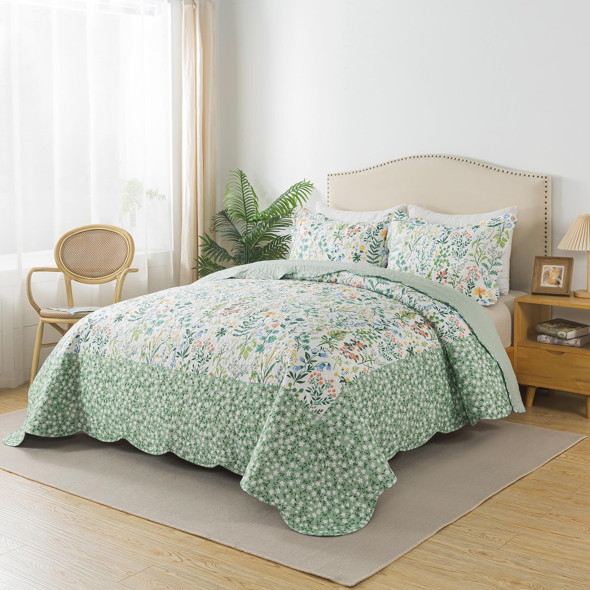 Honeilife Bedspread Set - California King Quilt, 3-Piece Microfiber Bedspread Set, Green & White Floral Pattern, Extra Large 120X120 Bedding For All Seasons