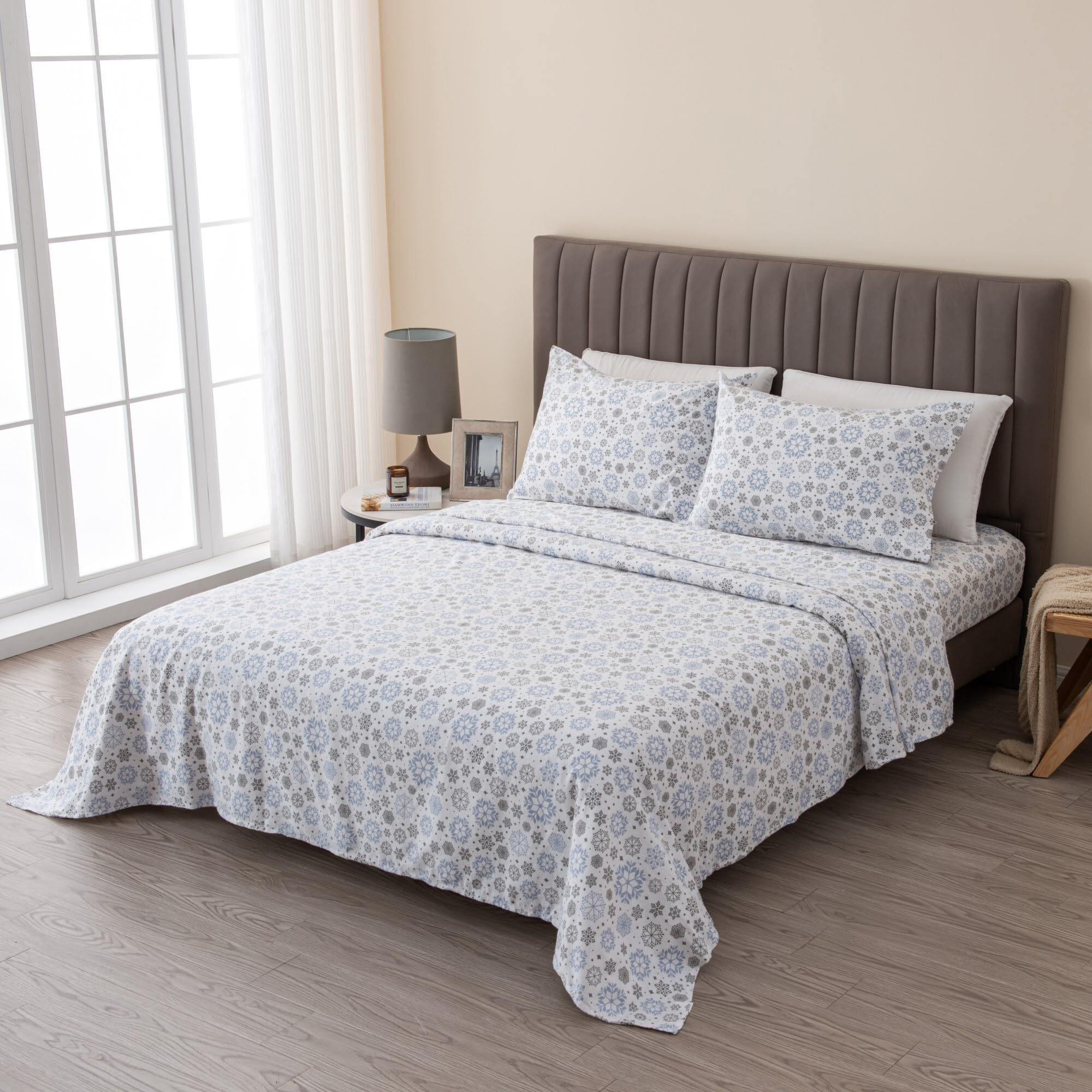 Great Bay Home Flannel Sheet Set California King Size - 100% Turkish Cotton, Double-Brushed, Winter Bed Sheets - Ultra-Soft, Cozy, 4-Piece Rustic Bedding Set (Snowflakes)